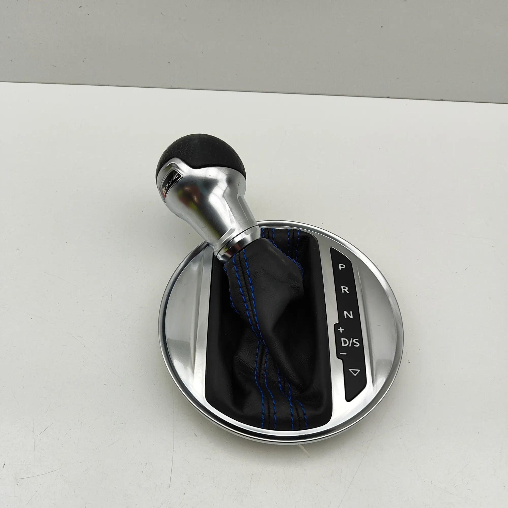Audi TT (8S) Gear lever knob Gear lever knob — AUDI TT (FV3) (2014-...) — 8S...