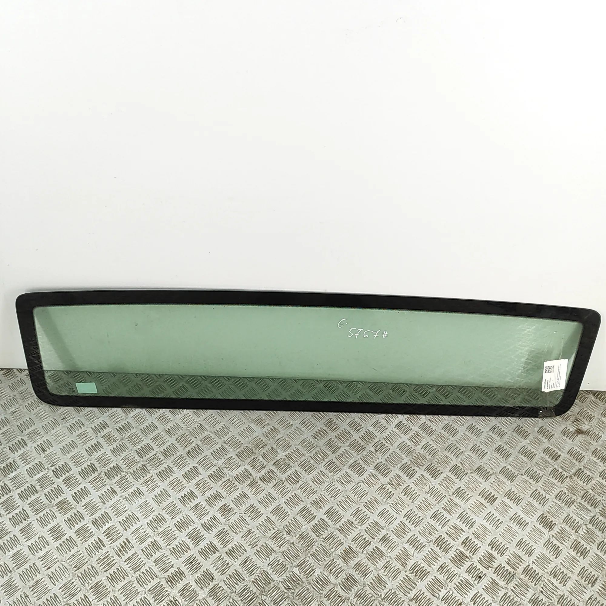 Volkswagen Crafter Rear Window glass Rear window glass — VW CRAFTER (Platform/chassi...