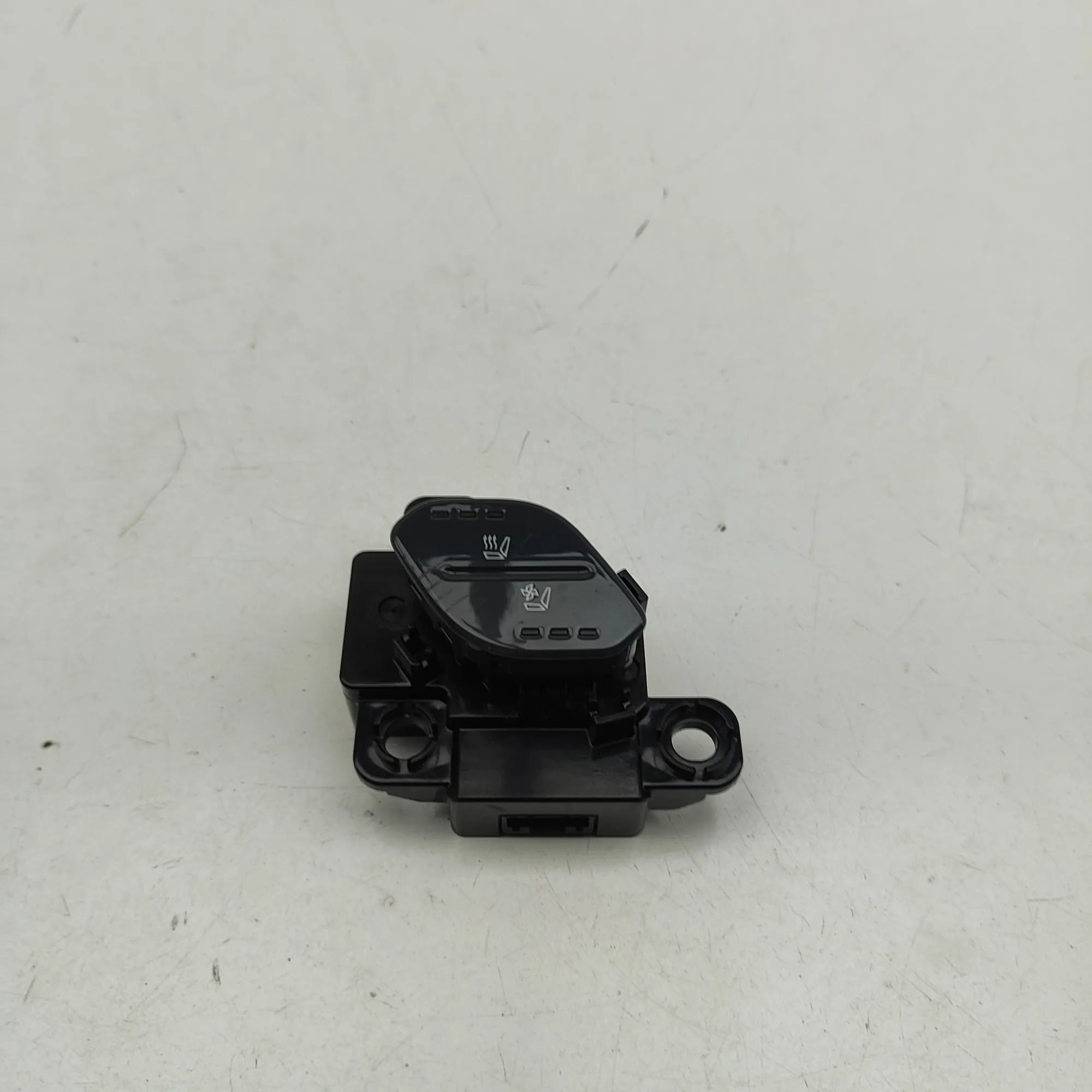 Kia EV9  Seat heating switch Seat heating switch — KIA EV9 (MV) (2023-...) —...