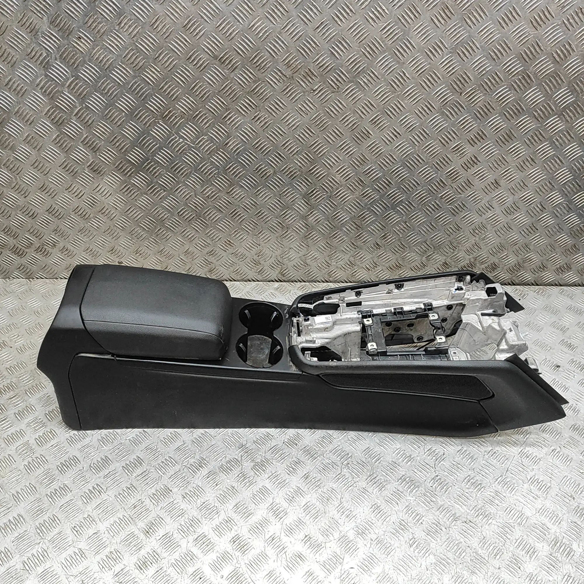 Porsche Macan center console center Console — PORSCHE MACAN (DKN) (2019-...)...