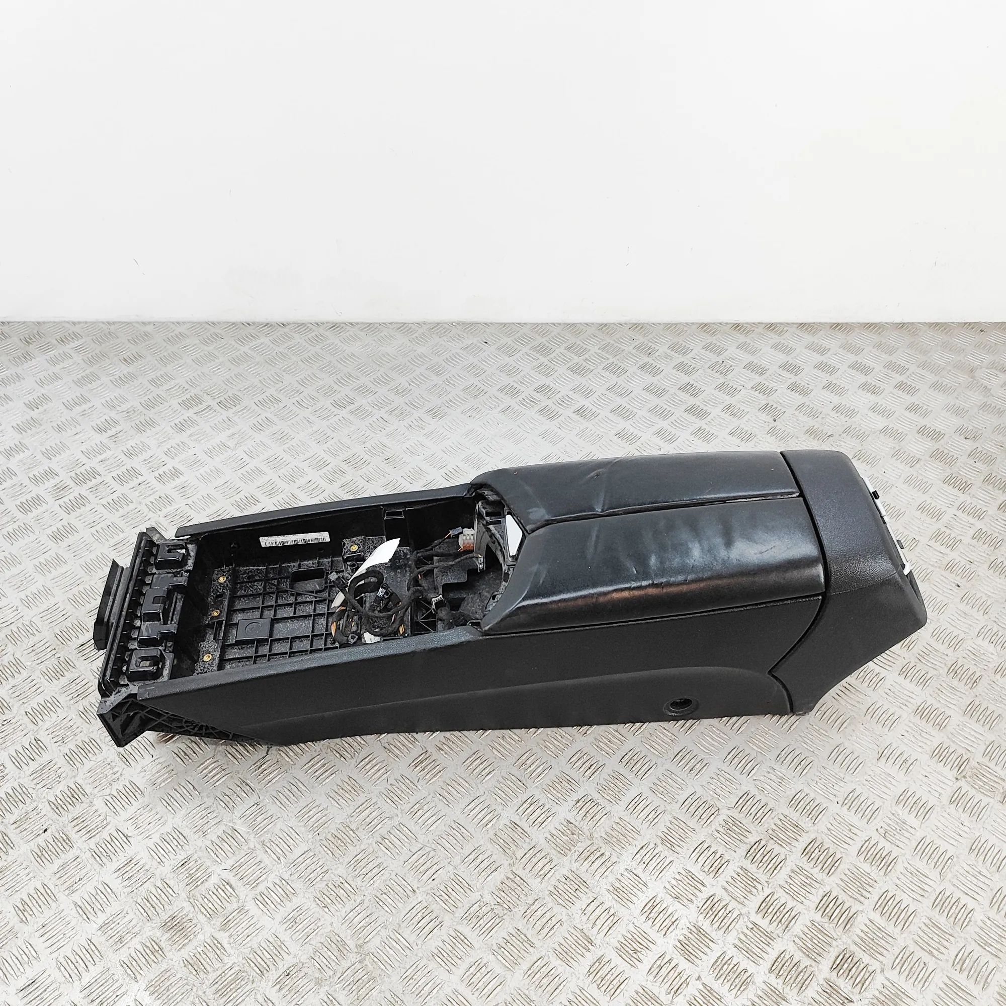 Maserati Ghibli center console center Console — MASERATI GHIBLI (M157) (2013-....