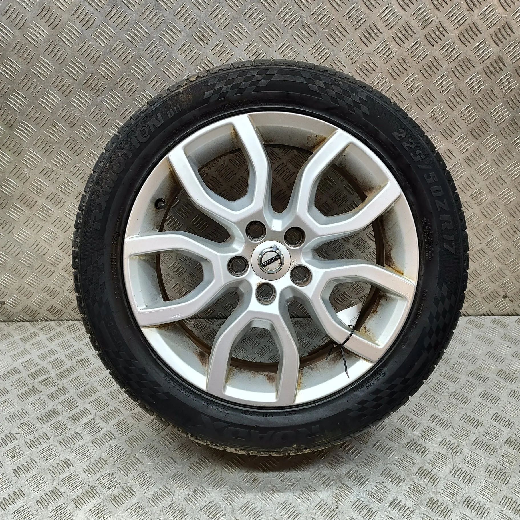 Volvo V40 Alloy Wheel Alloy wheel — VOLVO V40 (Cross Country 526) (20...