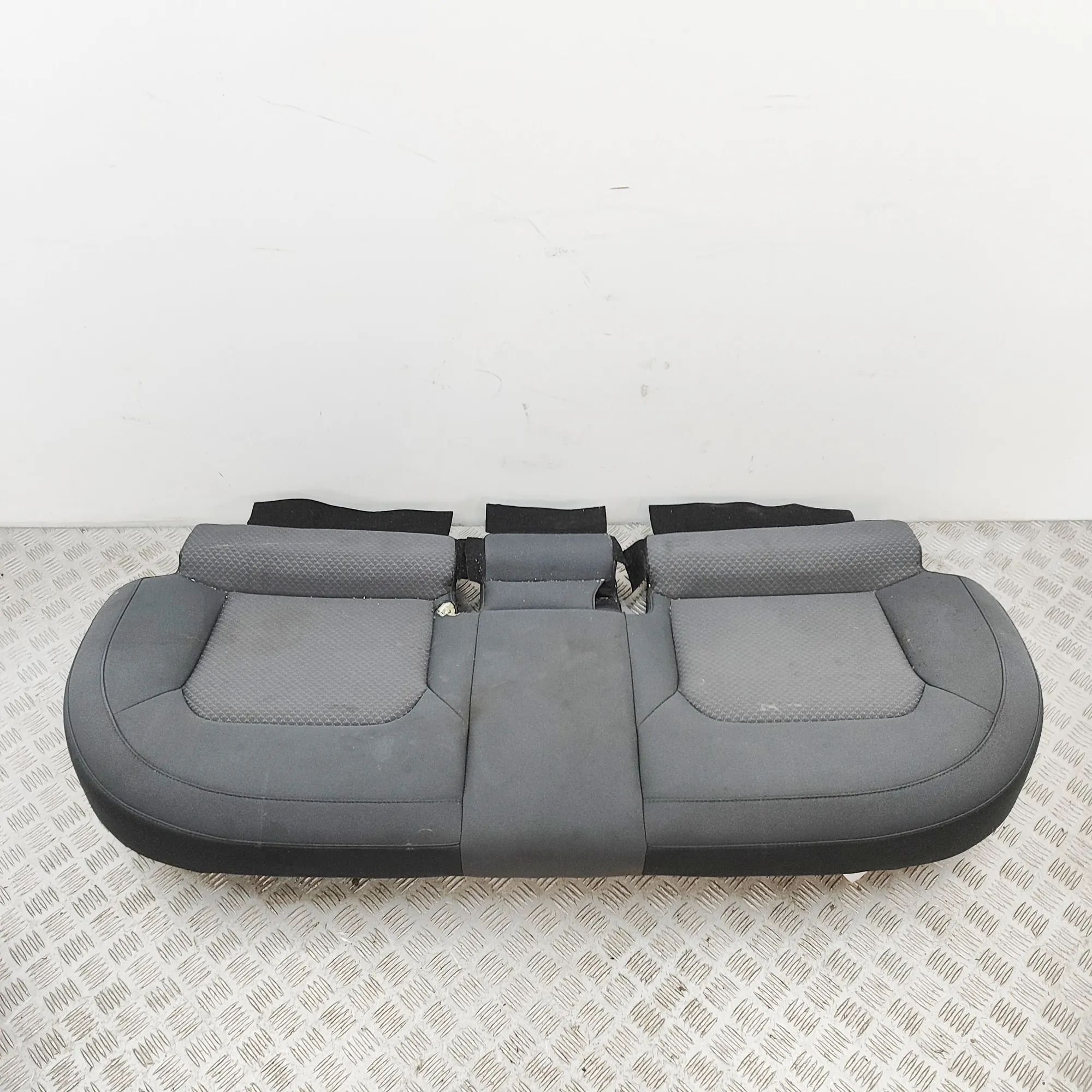 Kia Niro Takapenkki Rear seat — KIA NIRO (II) (2022-...) — 98160-AO...