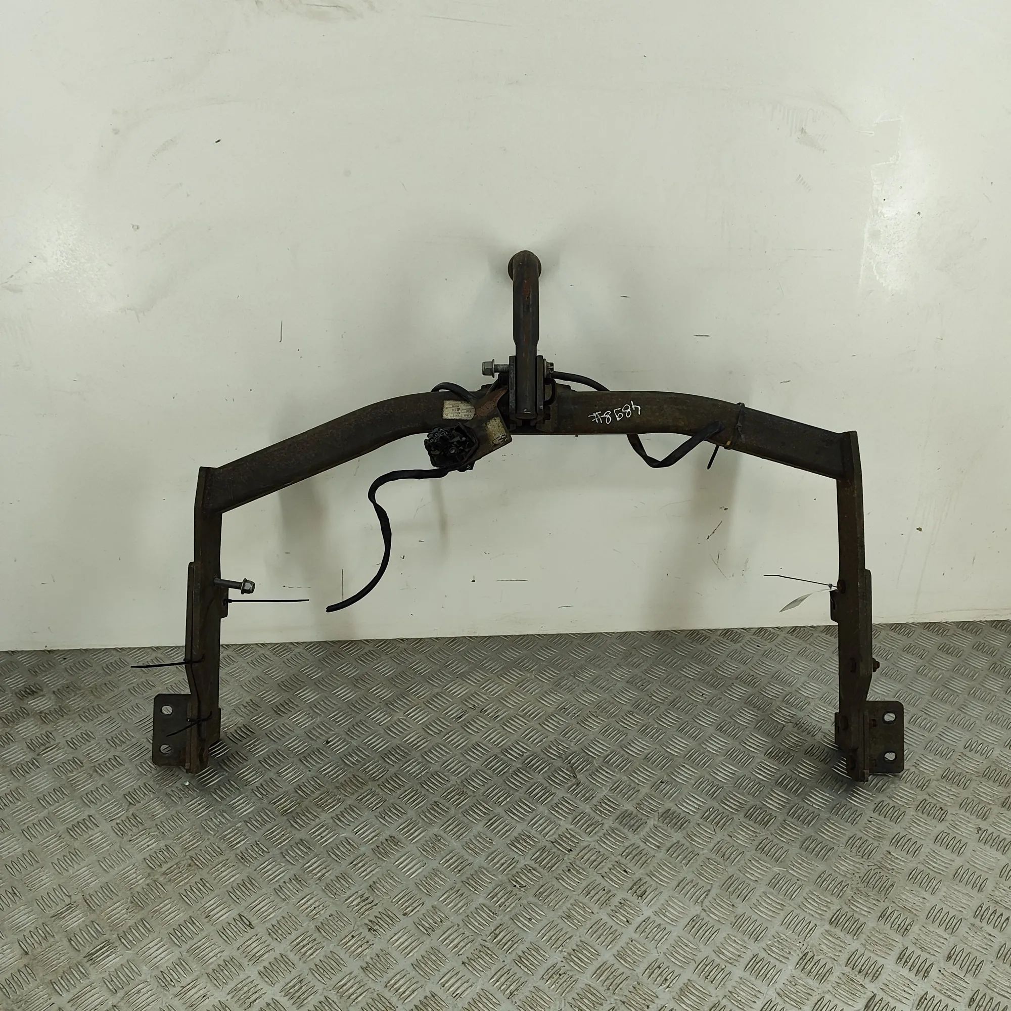Hyundai H-1 Towbar Kit Towbar Kit — HYUNDAI H-1 (Cargo TQ) (2008-...)
...