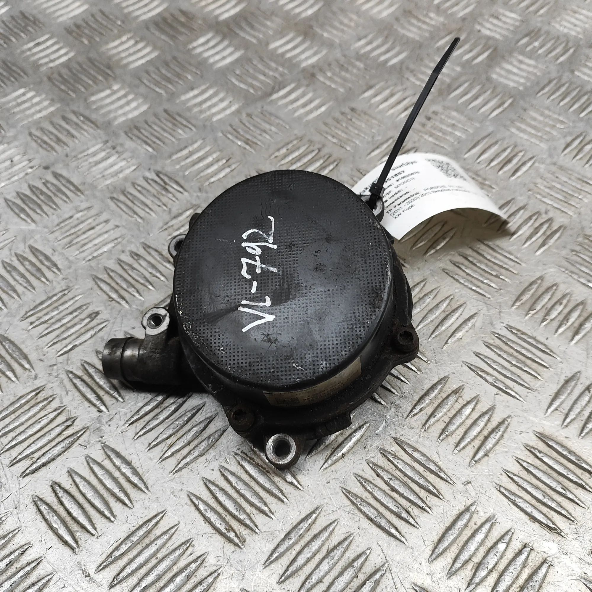 Porsche 911 (991) Vaakum pump Vacuum Pump — PORSCHE 911 (991) (2011-2020) — 9...