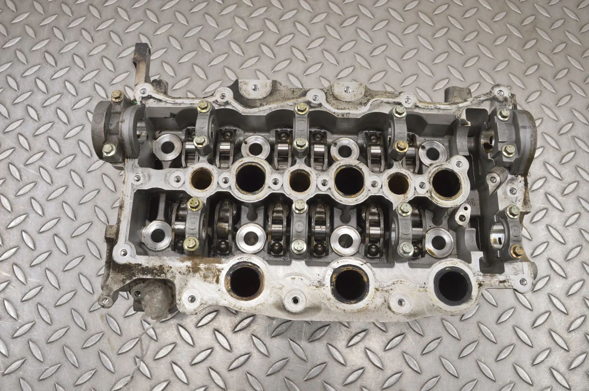 Jaguar XJ Right Side Engine Head Right Side Engine Head — JAGUAR XJ (X350) (2003...