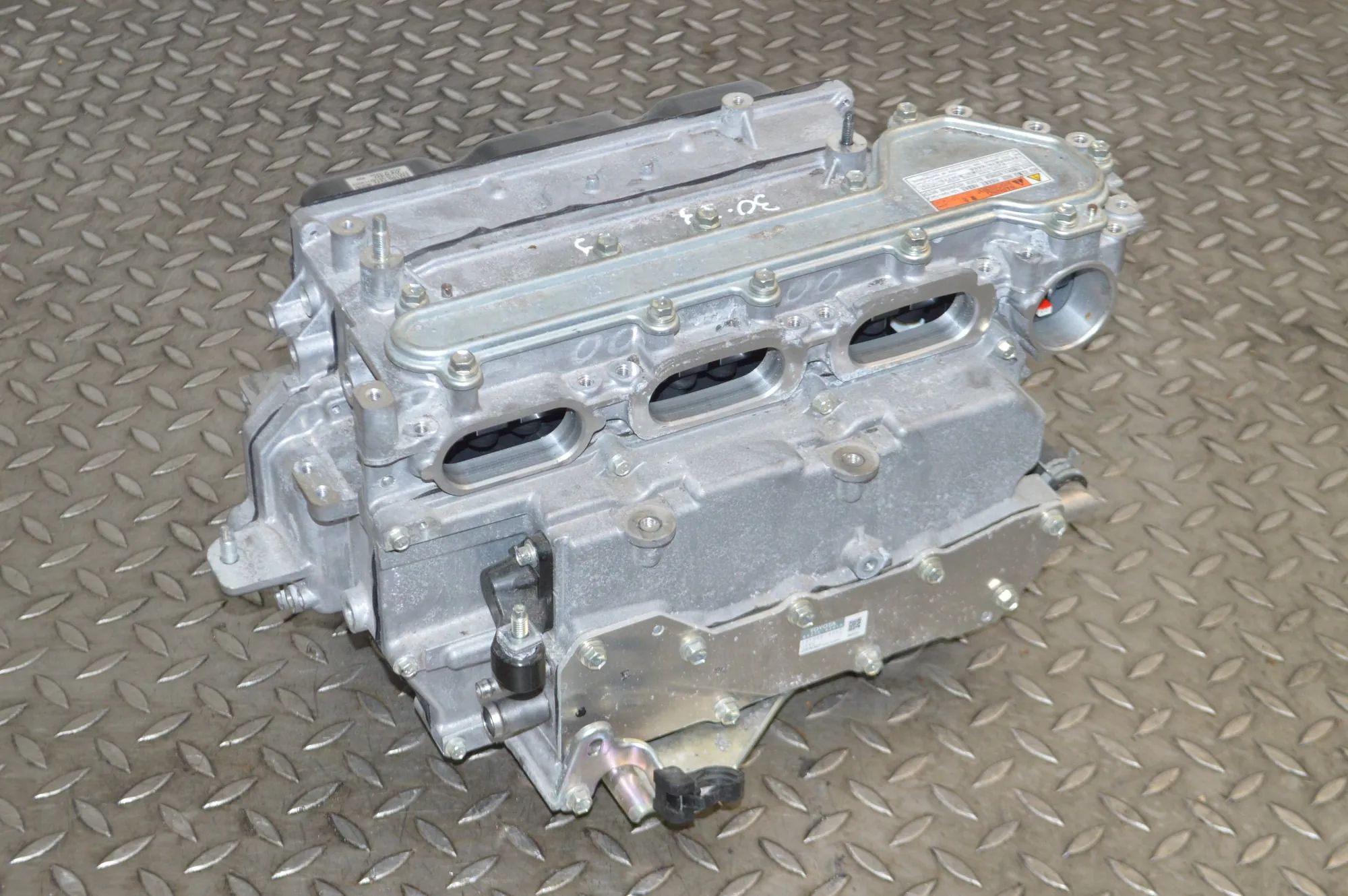 Lexus RX Voolukonverter 12v-230v Inverter — LEXUS RX (_L2_) (2015-...) — G92A0-4...