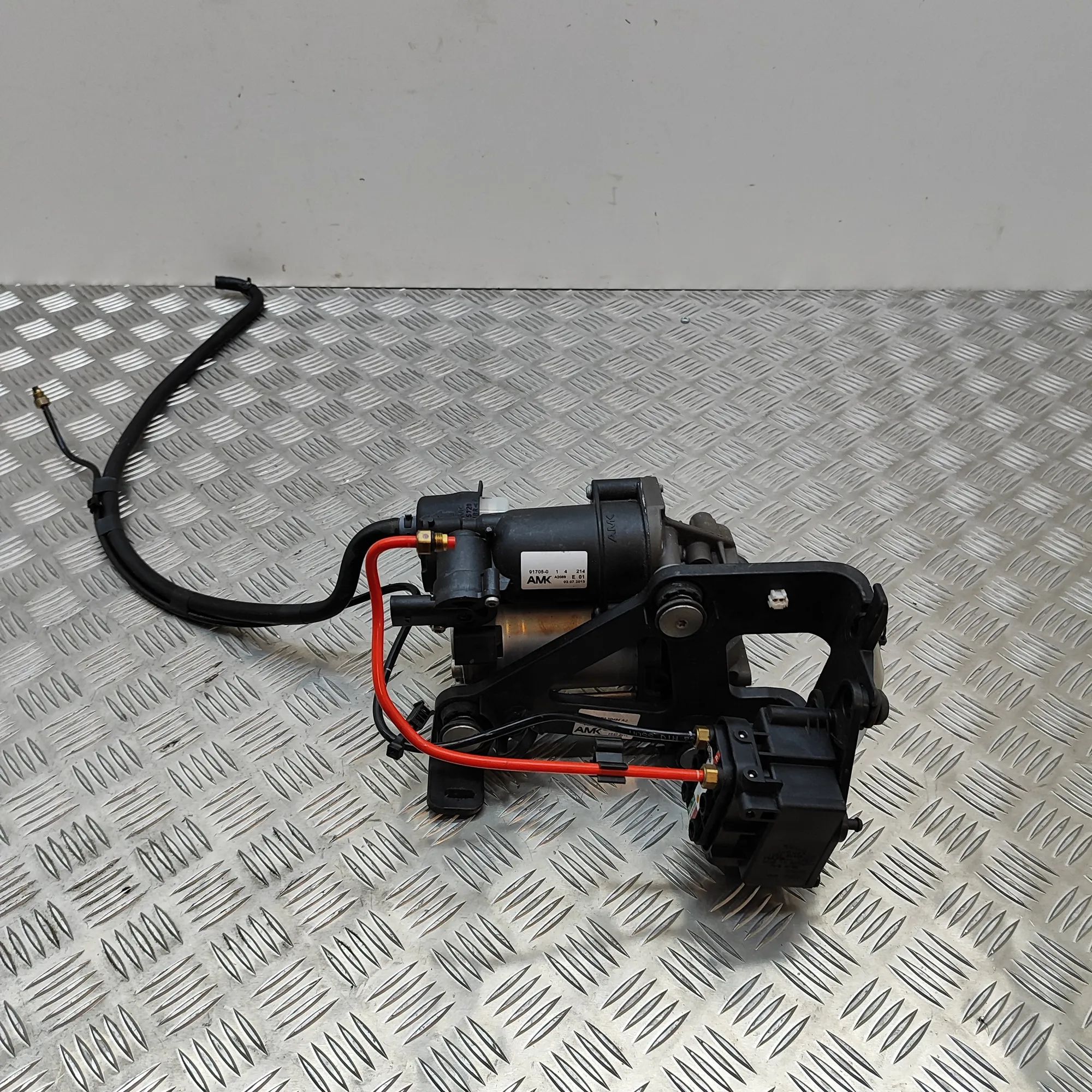 Jaguar XJ Air Suspension Compressor Air suspension compressor — JAGUAR XJ (X351) (2...
