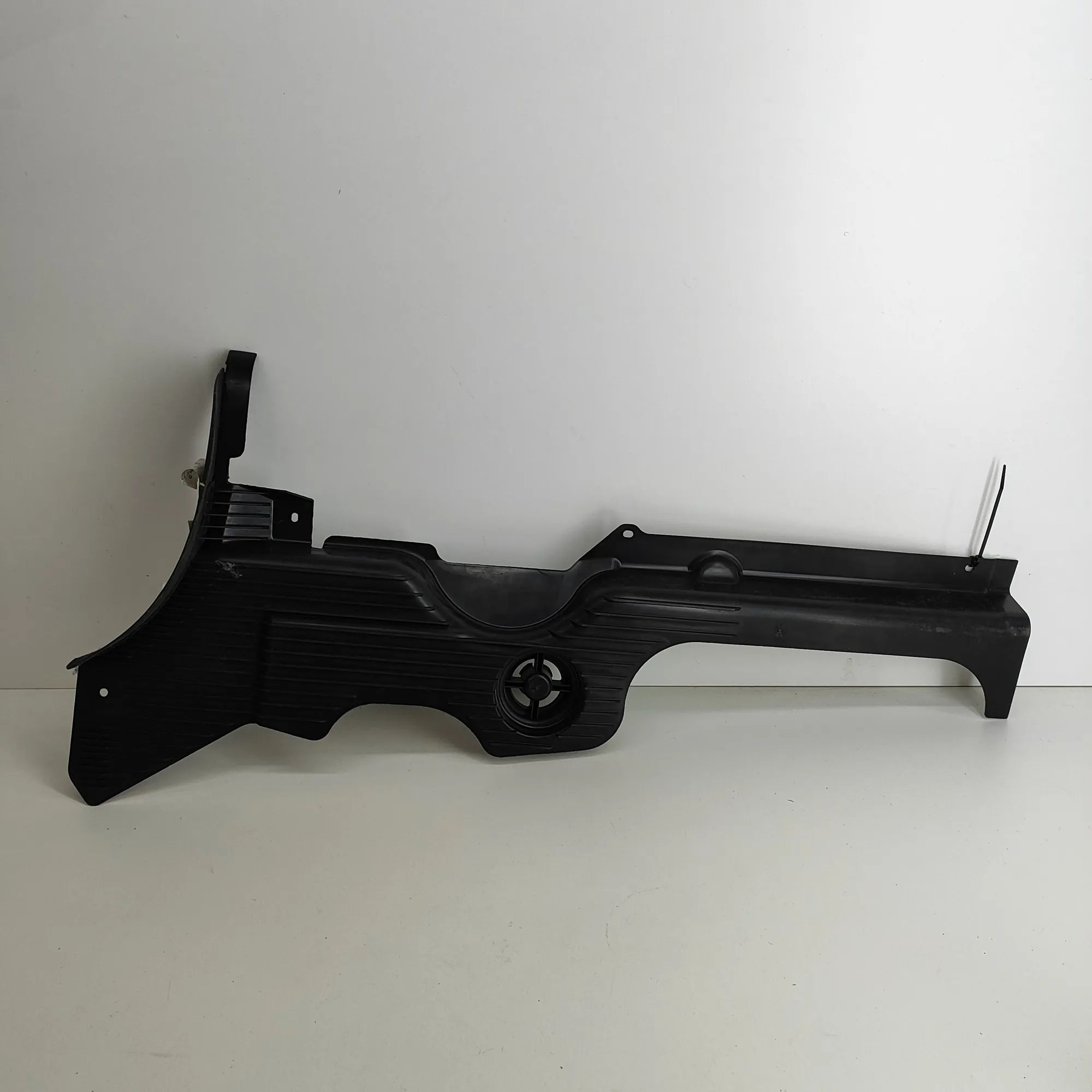 Porsche Macan Underbody cover — rear right Underbody cover — rear right — PORSCHE MACAN (9...