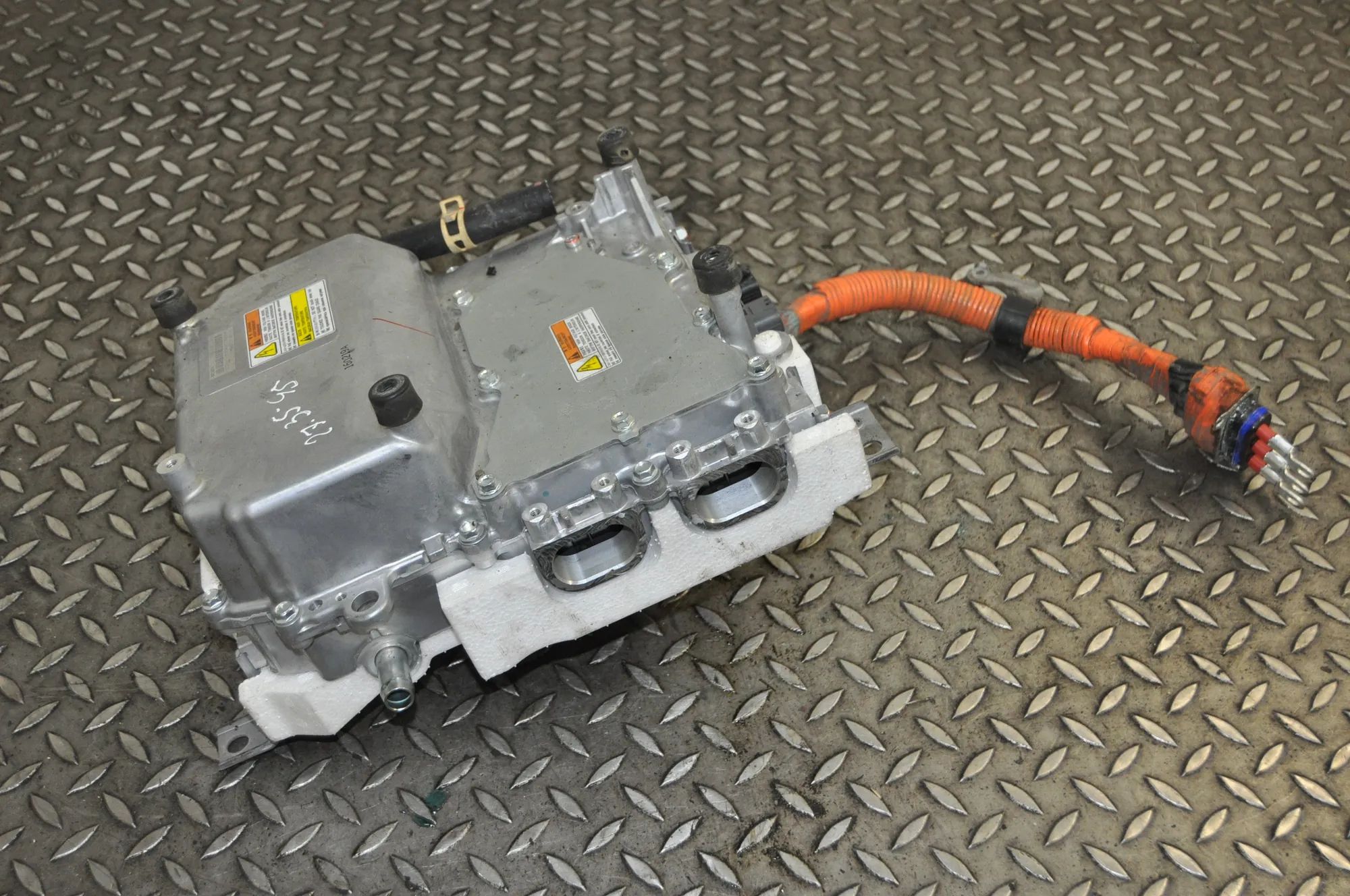 Mitsubishi Outlander Invertteri Inverter — MITSUBISHI OUTLANDER (III GG_W, GF_W...