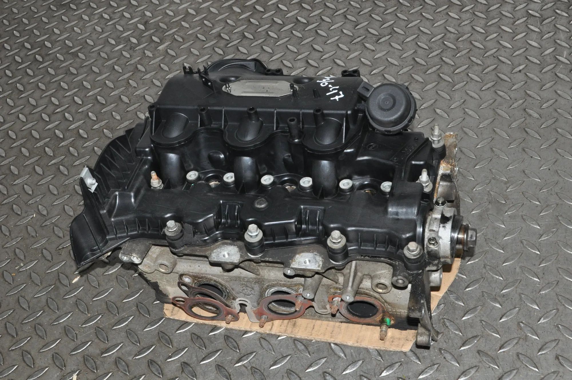 Jaguar S-Type Right Side Engine Head Right Side Engine Head — JAGUAR S-TYPE (X200) (...