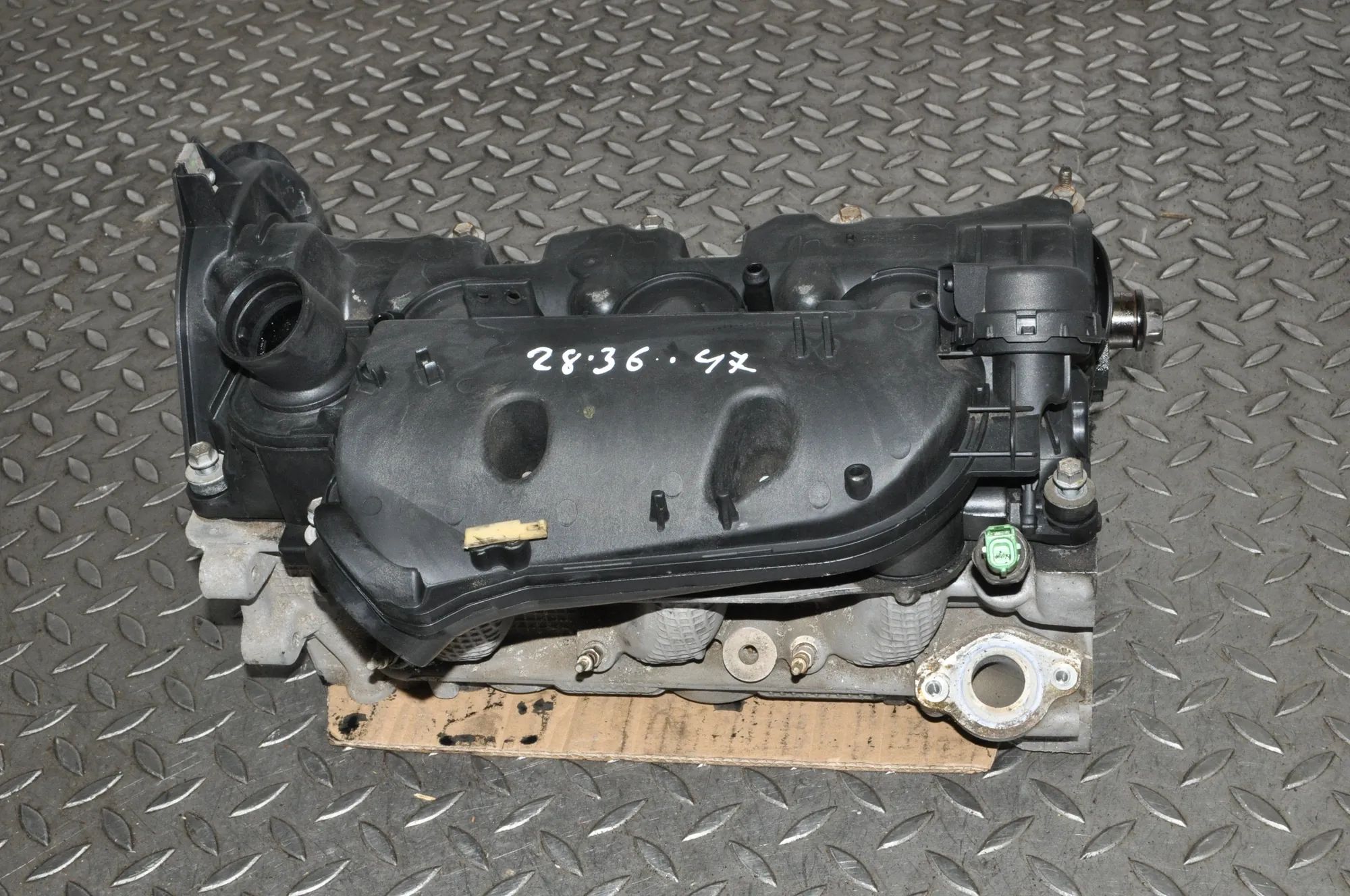 Jaguar S-Type Left Side Engine Head Left Side Engine Head — JAGUAR S-TYPE (X200) (1...
