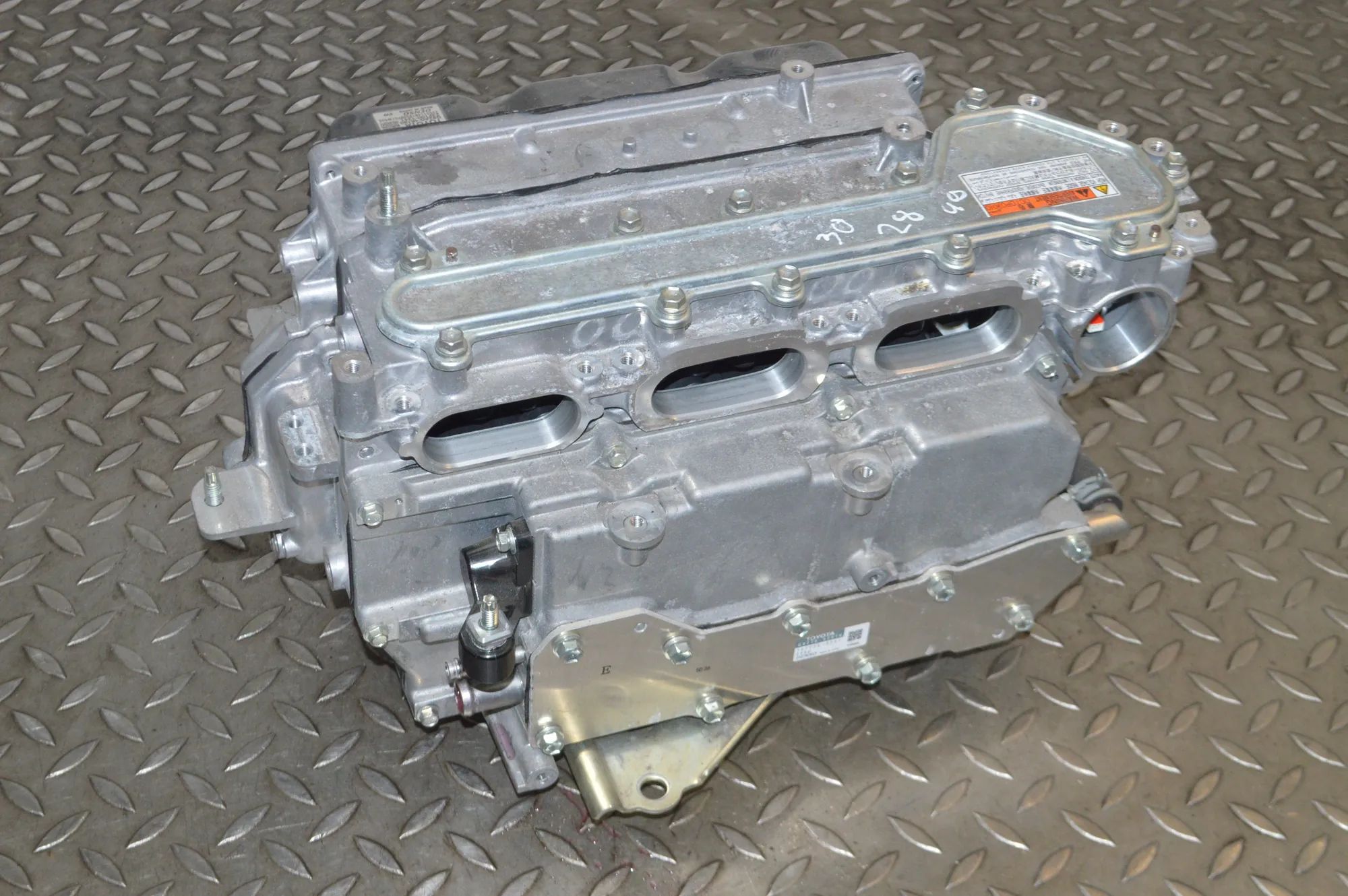 Lexus RX Voolukonverter 12v-230v Inverter — LEXUS RX (_L2_) (2015-...) — g92a0-4...