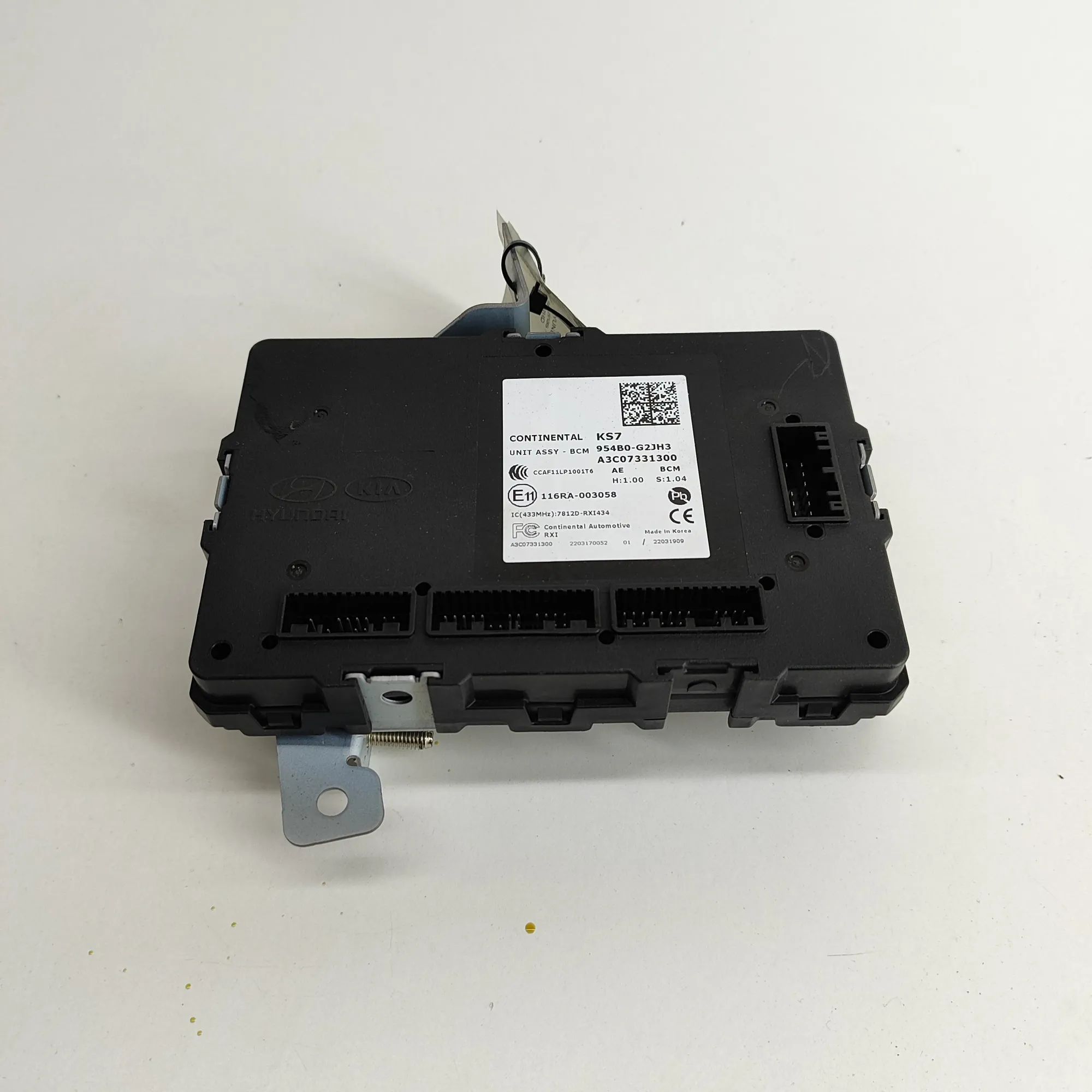 Hyundai Ioniq Comfort Control Unit Comfort Control Unit — HYUNDAI IONIQ (AE) (2016...