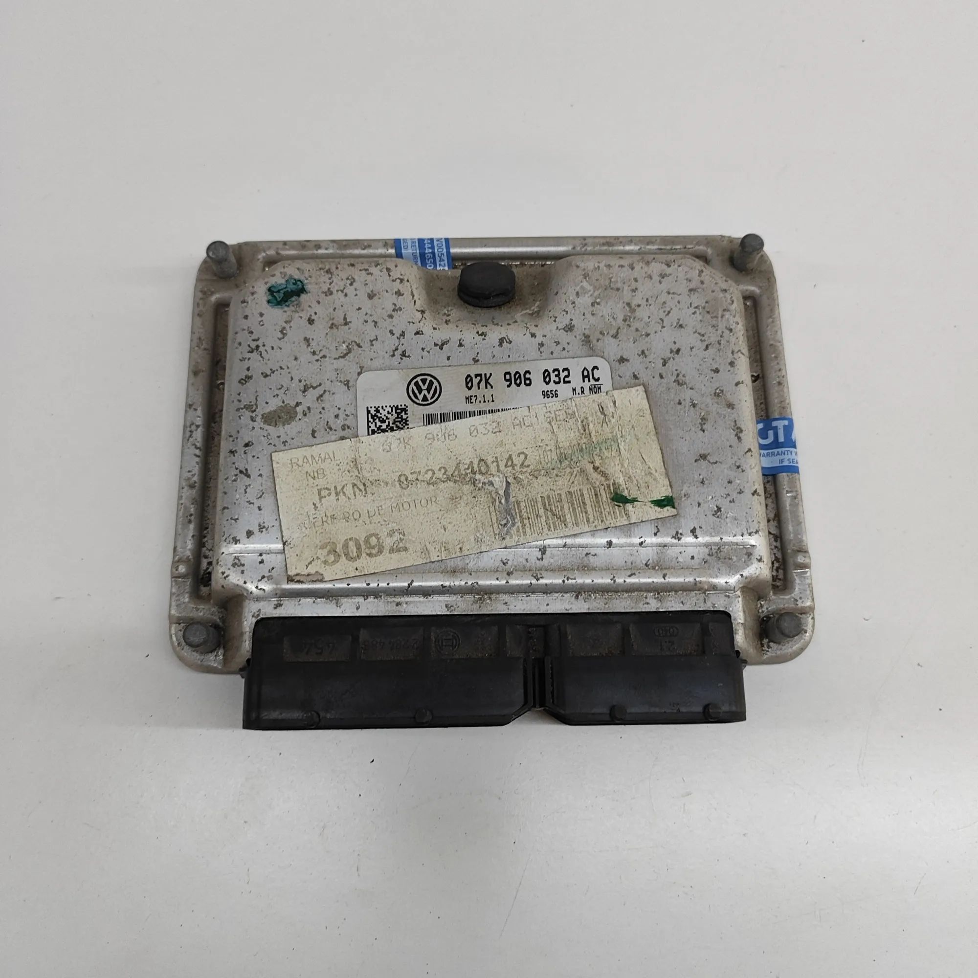 Volkswagen New Beetle Engine Control Unit Engine Control Unit — VW BEETLE (Cabrio 1Y7) (2...