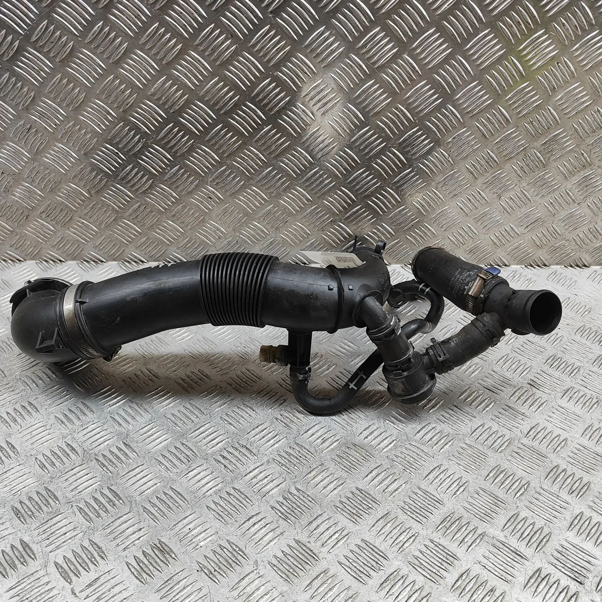 Porsche Cayenne Air Intake Tube Air Intake Tube — PORSCHE CAYENNE (92A) (2010-....