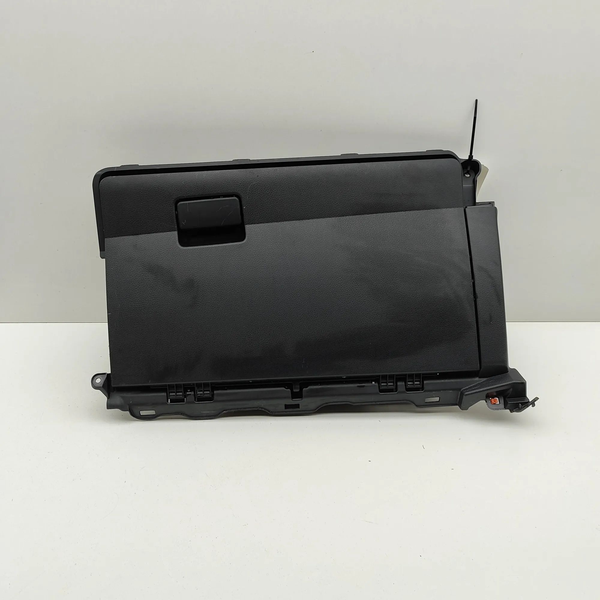 Toyota Prius Glove Compartment Glove compartment — TOYOTA PRIUS (_W6_) (2023-....