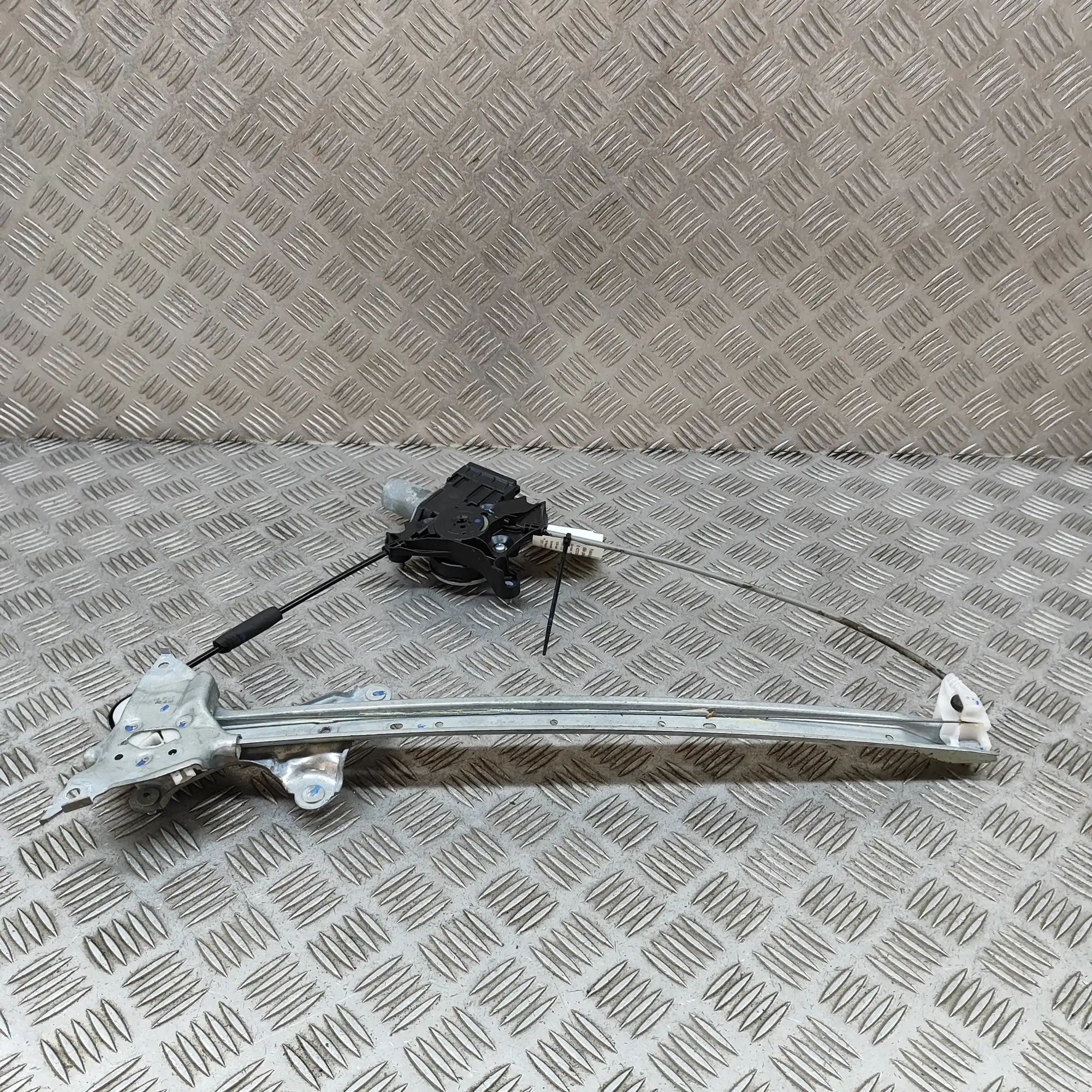 Toyota Sienna Front Right Door Window Regulator Front Right Door Window Regulator — TOYOTA SIEN...