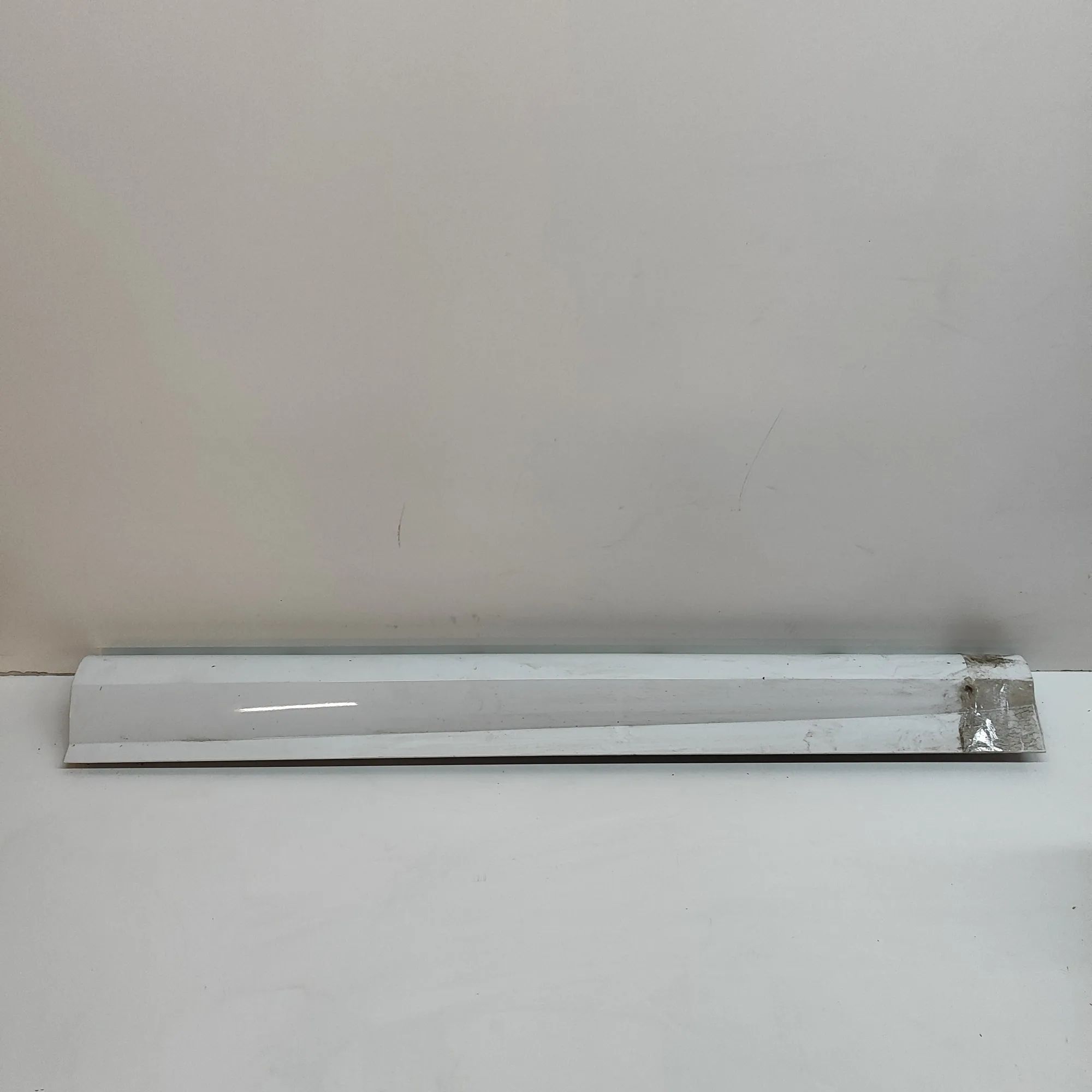 Land Rover Range Rover Sport (L461) Front Left Door Lower Molding Front Left Door Lower Molding — LAND ROVER RANG...