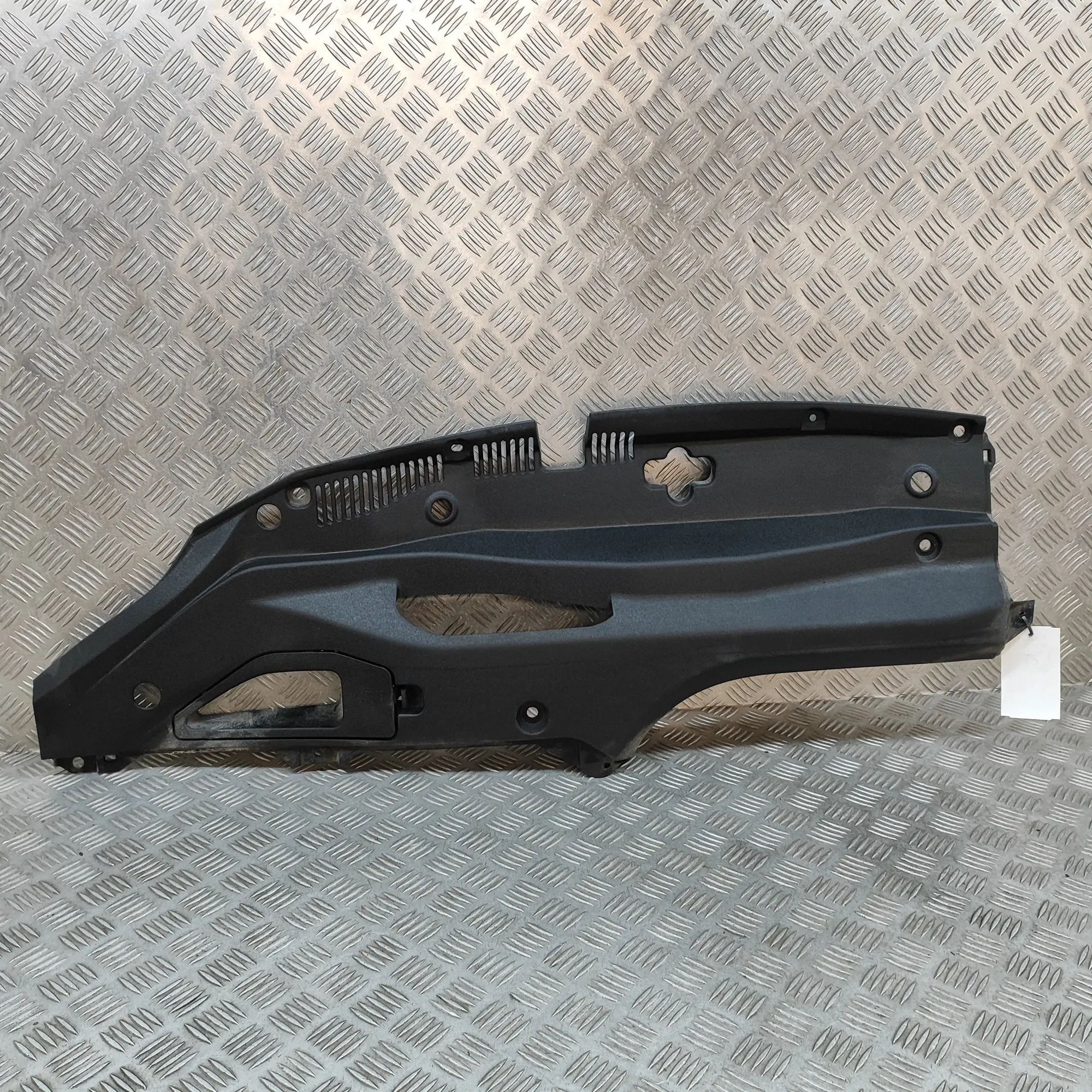 Lexus RX Slam Panel Frame Plastic Trim Slam Panel Frame Plastic Trim — LEXUS RX (_L1_)...