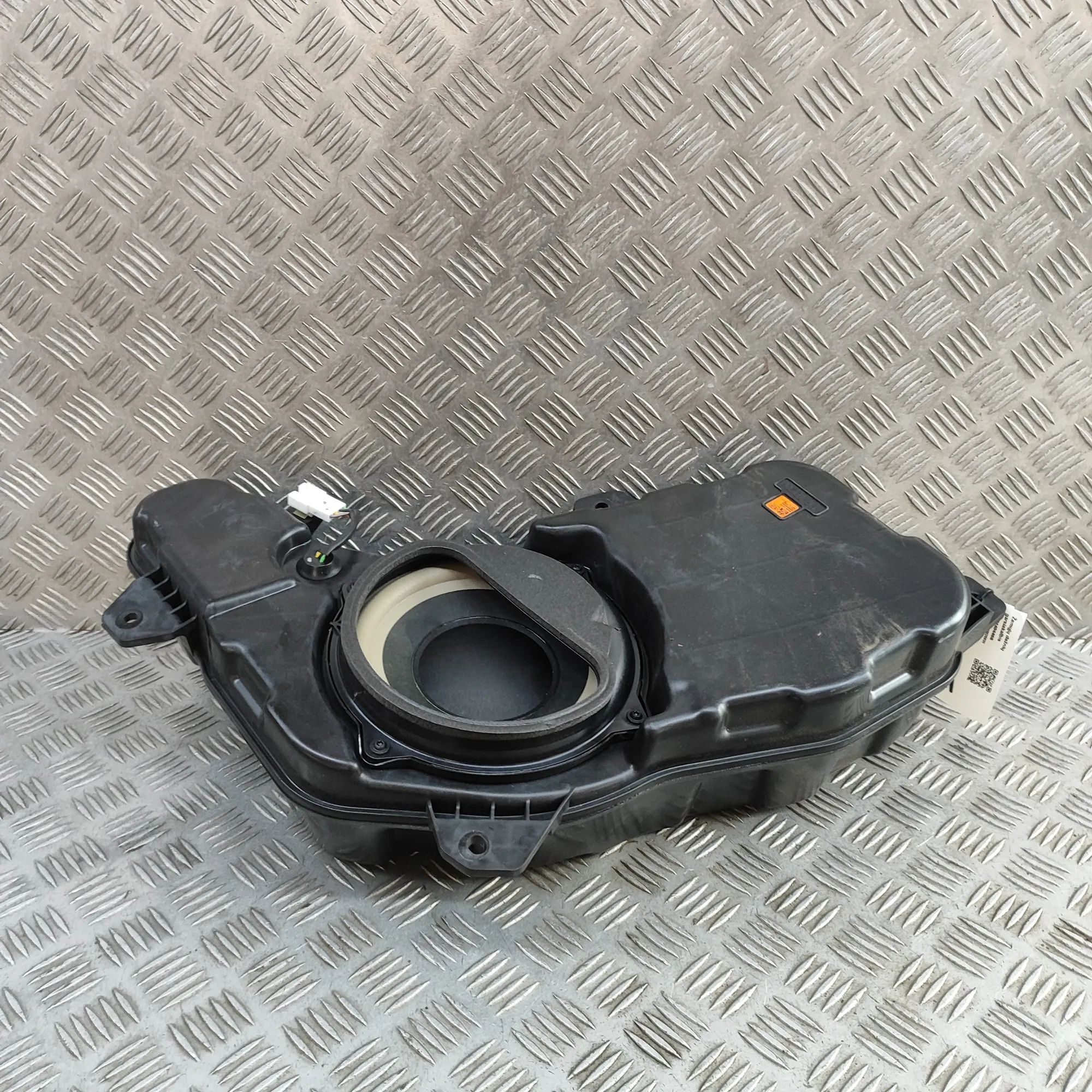 Hyundai Santa Fe Bassokaiuttimen Subwoofer — HYUNDAI SANTA (FÉ III DM) (2012-......