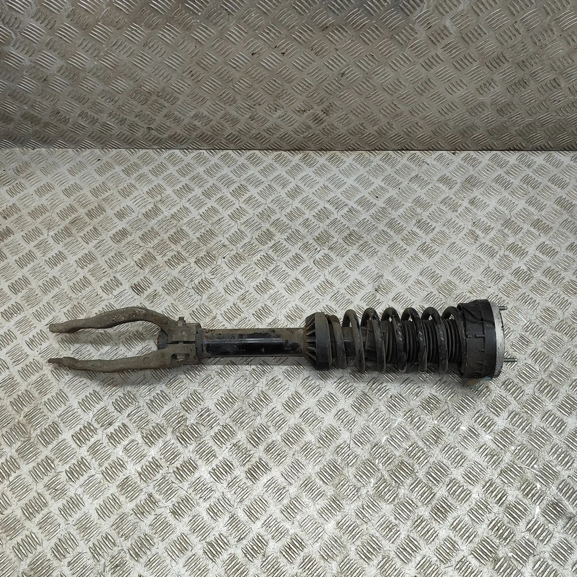 Land Rover Range Rover Velar Shock absorber — front right Shock absorber — front right — LAND ROVER RANGE...