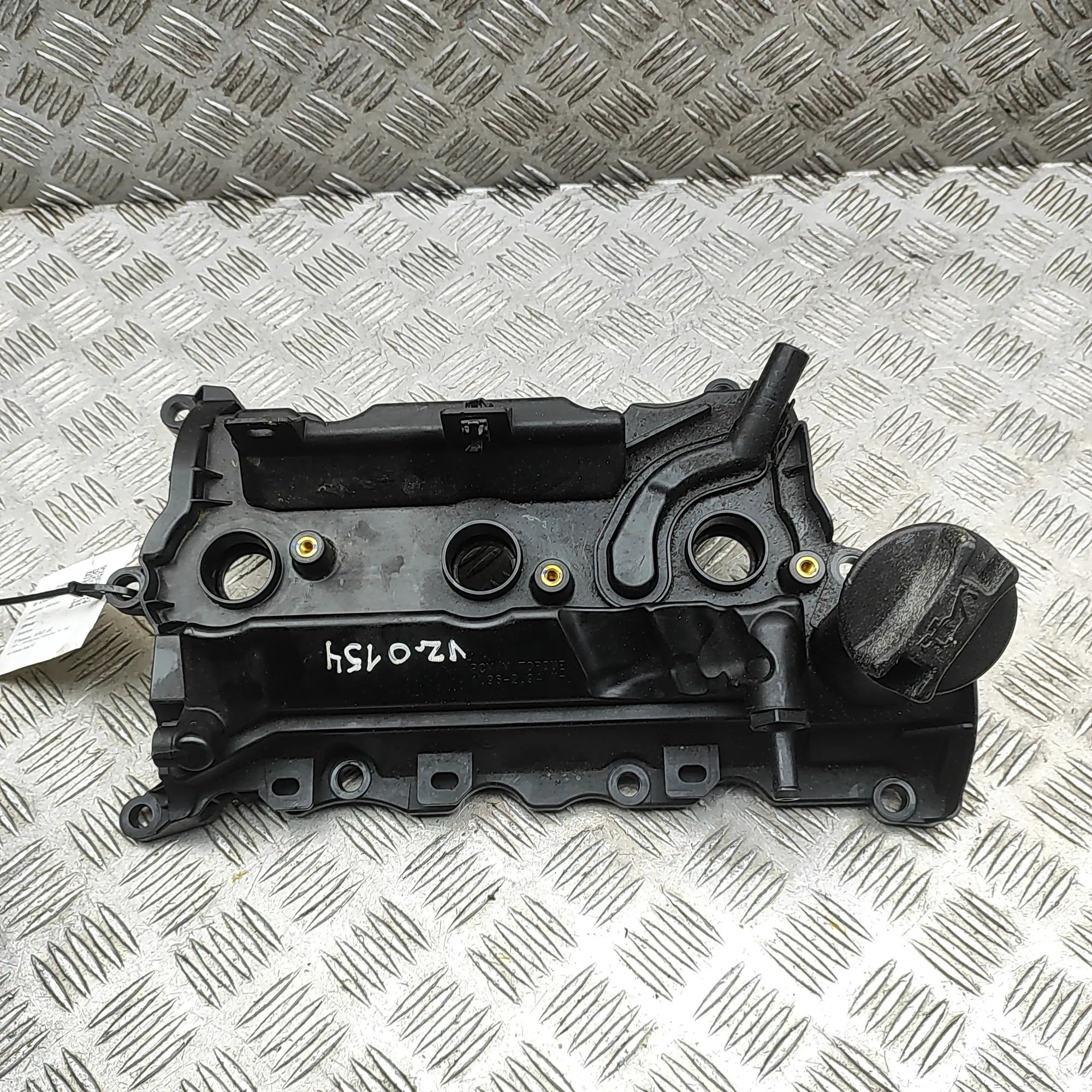 Infiniti Q50 Valve Cover — left Valve Cover — left — INFINITI Q50 (2013-...) — ...