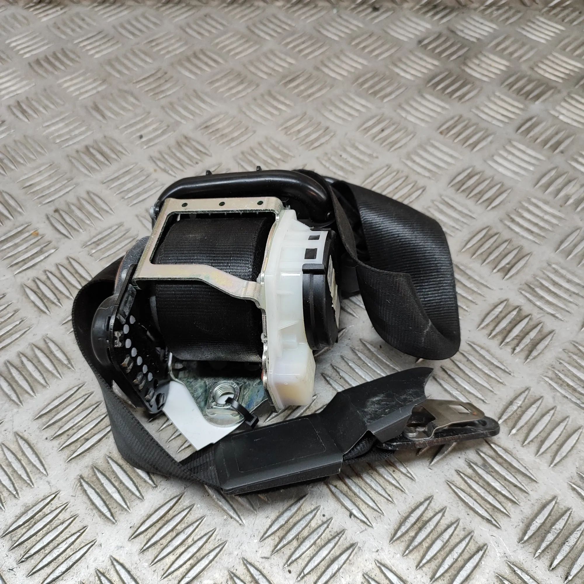 Porsche Macan Front Left Seatbelt Front Left Seatbelt — PORSCHE MACAN (95B) (2014...