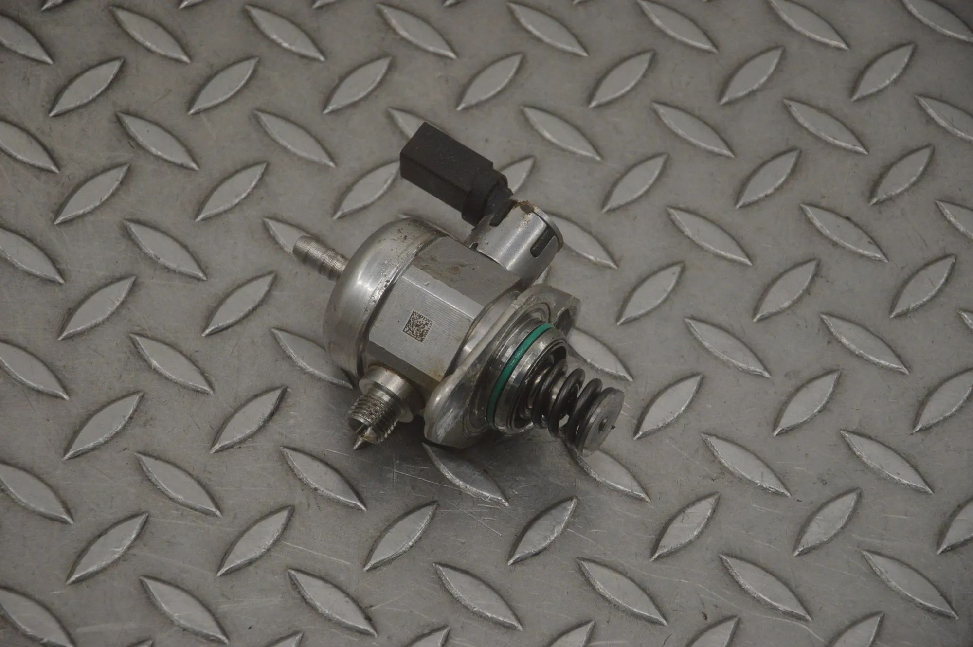 Porsche 911 (991) polttoainepumppu Fuel pump — PORSCHE 911 (991) (2011-2020) — 9A2...