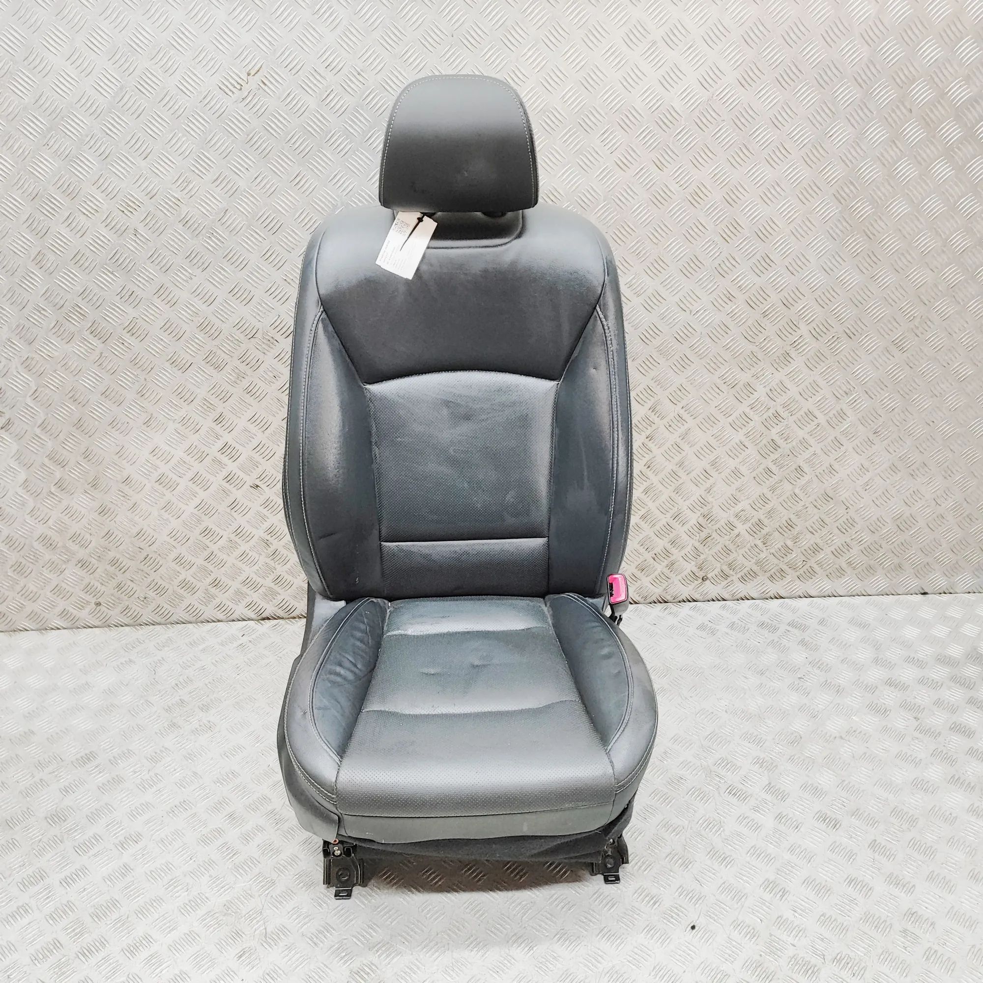 Subaru Outback Front Right Seat Front right seat — SUBARU OUTBACK (BS) (2014-.....