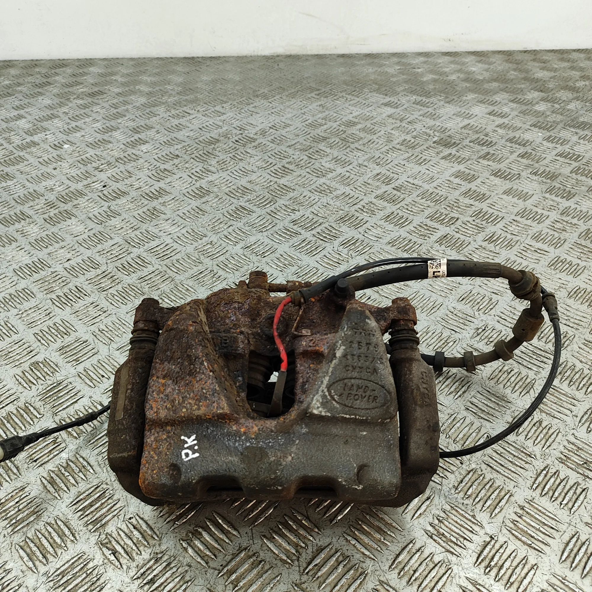 Land Rover Discovery Sport Front Left Brake Caliper Front left brake caliper — LAND ROVER DISCOVERY...