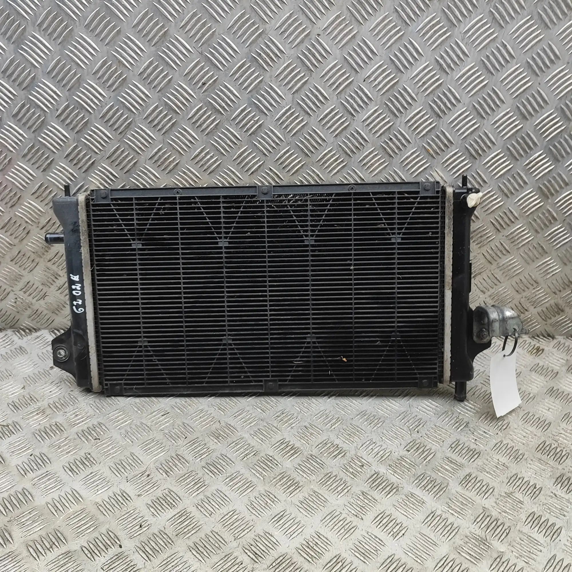 Mitsubishi Outlander Cooling Radiator Cooling Radiator — MITSUBISHI OUTLANDER (III GG...