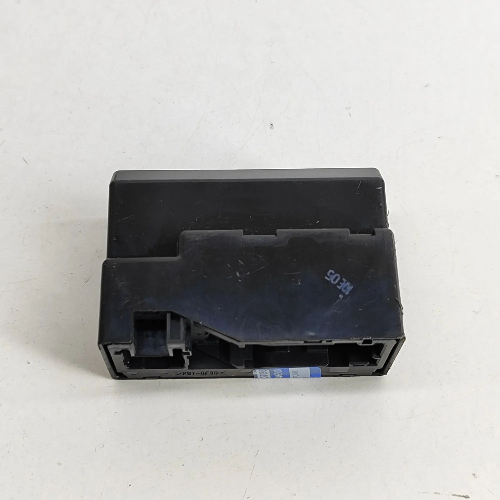 Lexus RX Power Distribution Unit Power distribution unit — LEXUS RX (_LA1_, _LH1...