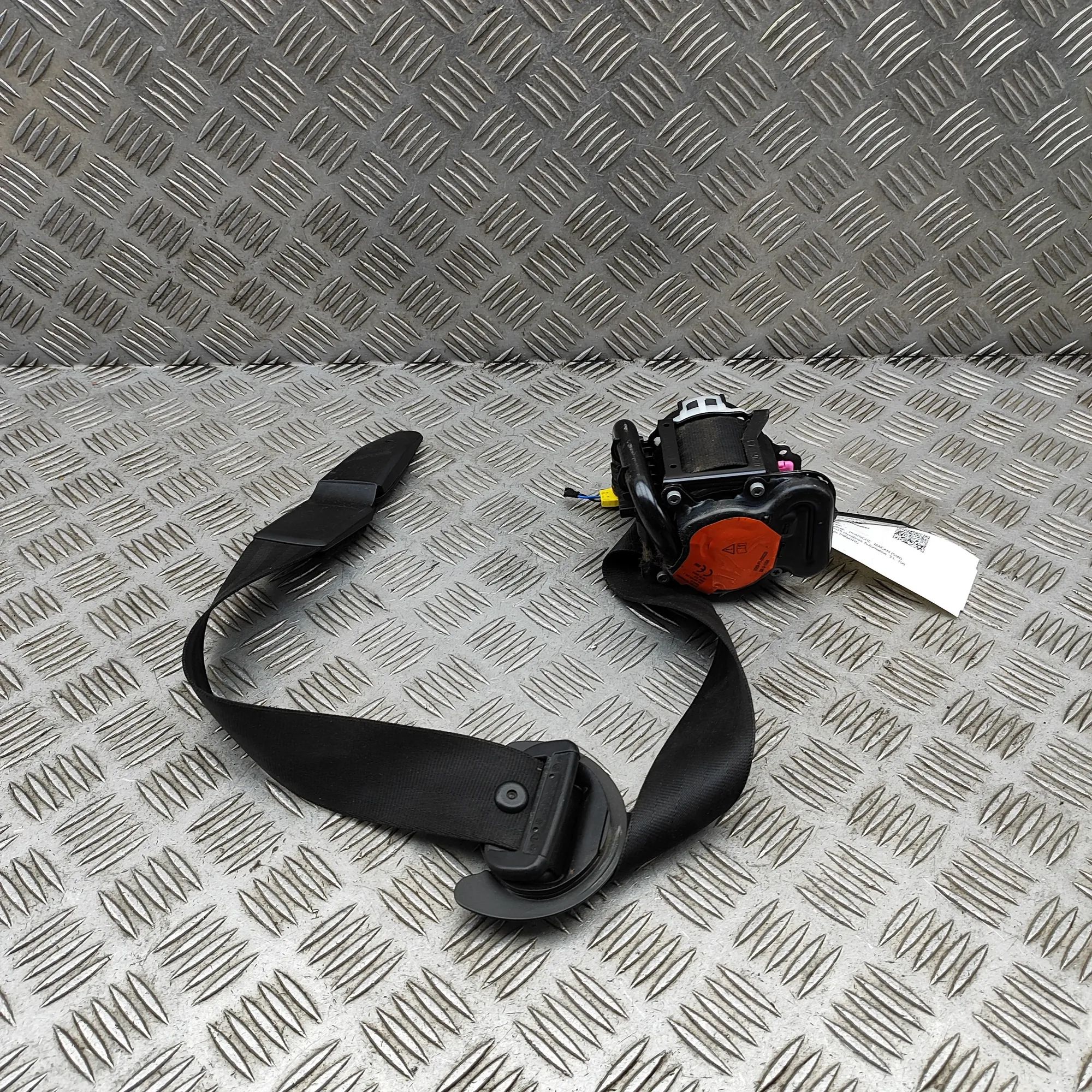 Porsche Macan Front Right Seatbelt Front Right Seatbelt — PORSCHE MACAN (95B) (201...