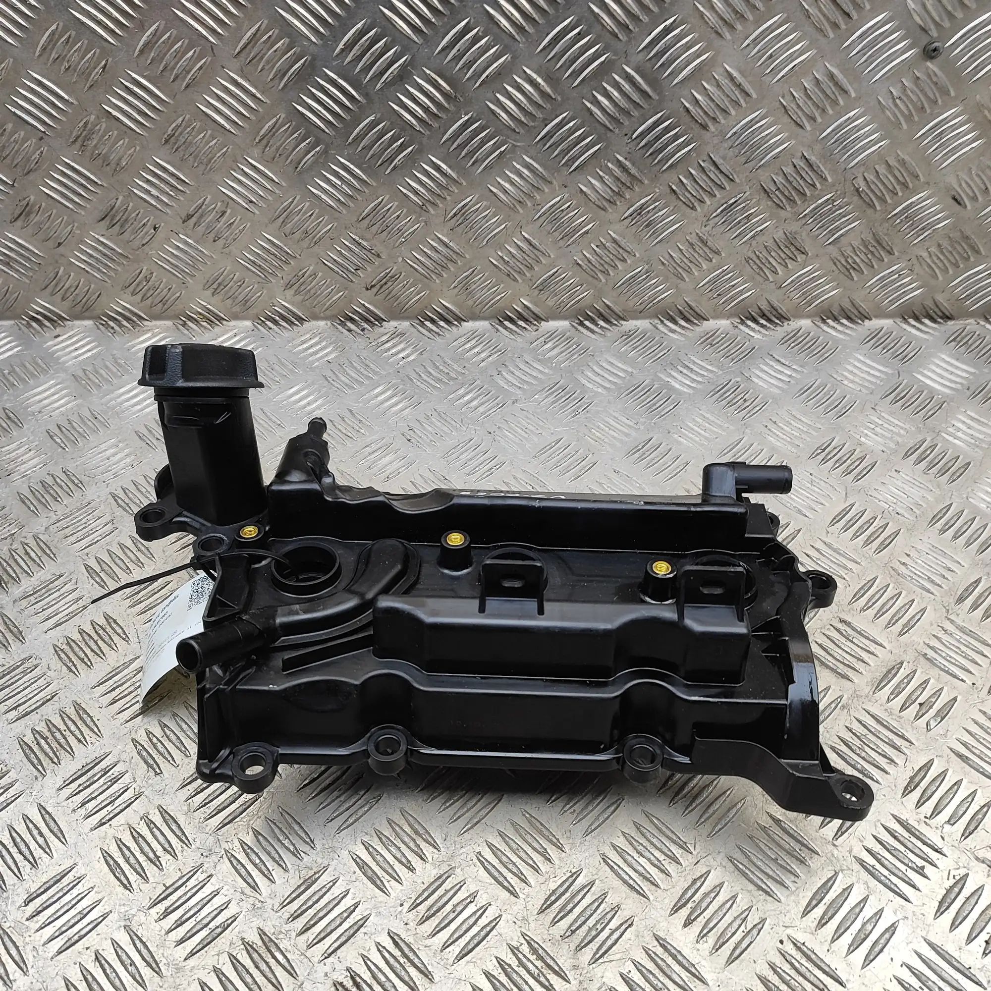 Infiniti Q50 Valve Cover — left Valve Cover — left — INFINITI Q50 (2013-...) — ...