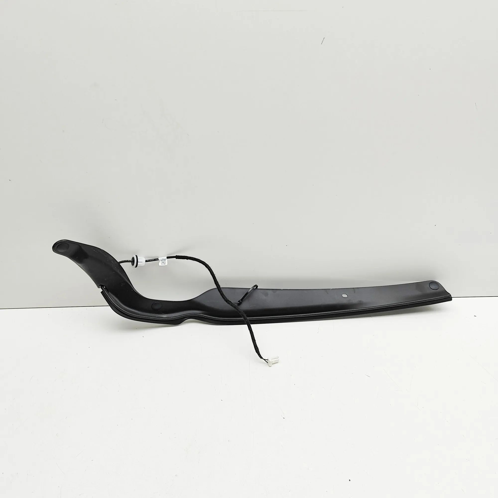 Mazda CX-80 Tailgate drip rail trim — left Tailgate drip rail trim — left — MAZDA CX-80 (K...