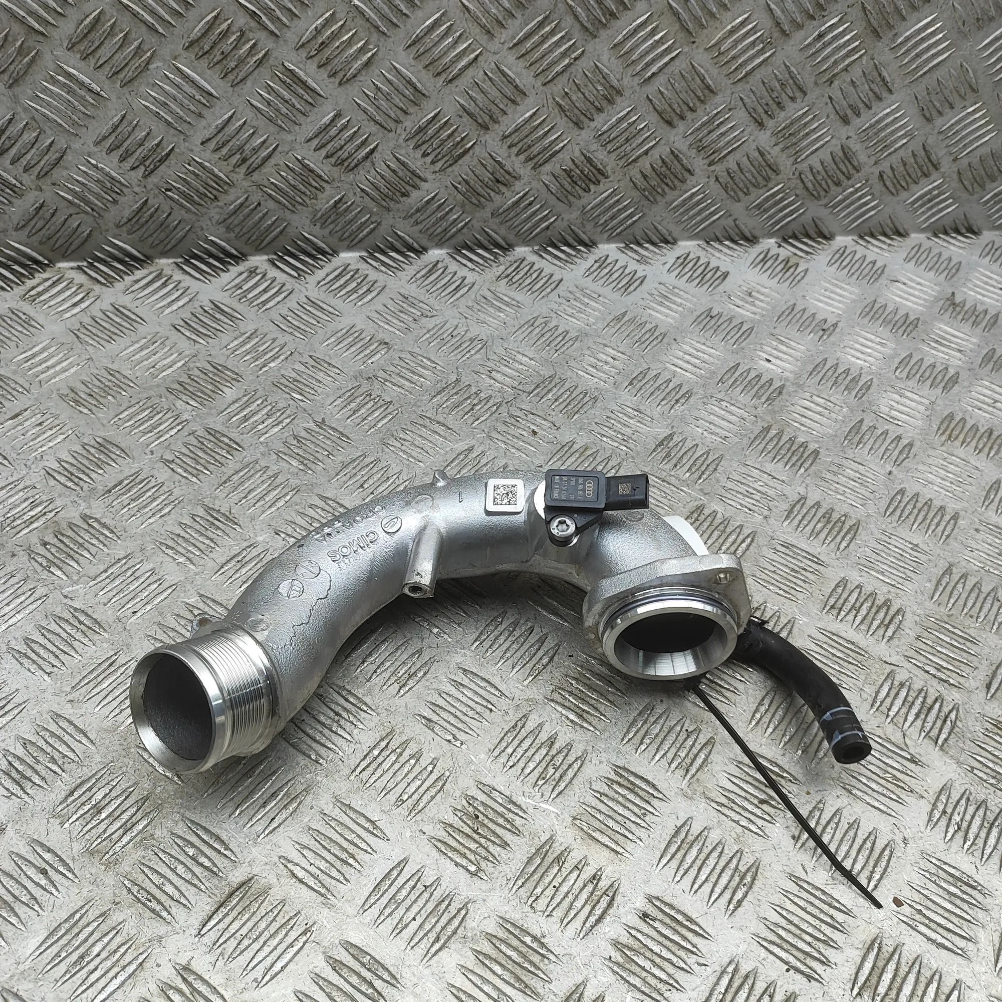 Porsche Cayenne Intercooler Hose Pipe Intercooler Hose Pipe — PORSCHE CAYENNE (Coupe ...
