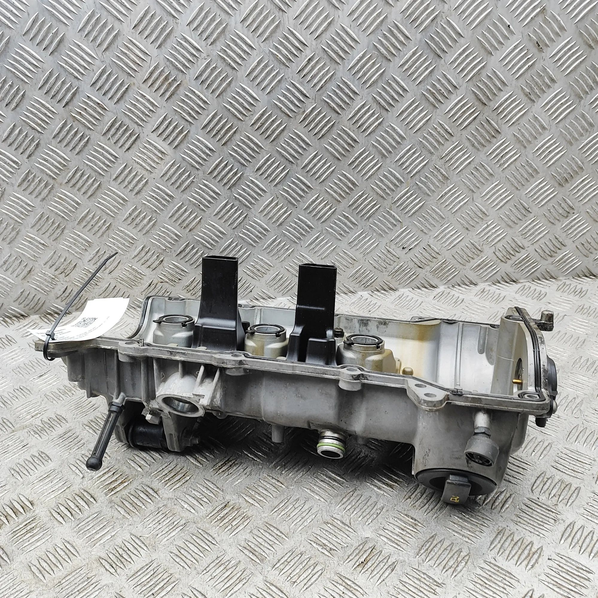 Porsche Macan Valve Cover Valve Cover — PORSCHE MACAN (95B) (2014-...) — ...