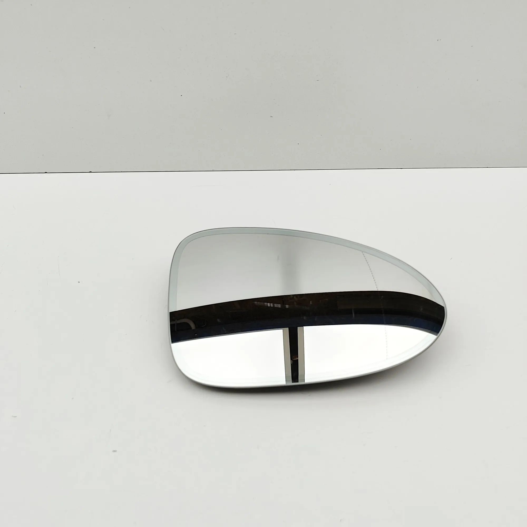 Porsche Macan Door mirror glass — front right Door mirror glass — front right — PORSCHE MACAN...