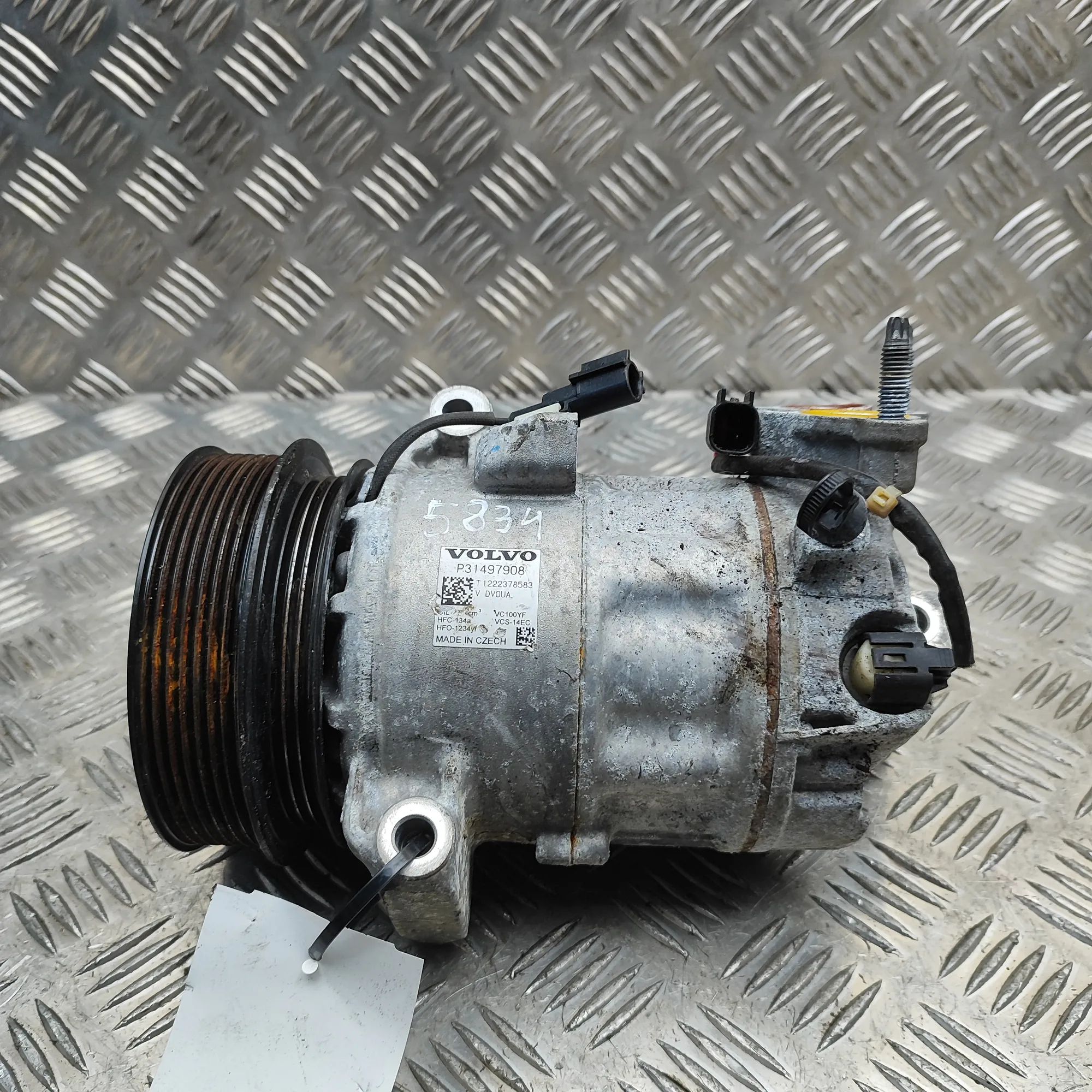 Volvo V60 Air-conditioning compressor Air-conditioning compressor — VOLVO V60 (II 225...