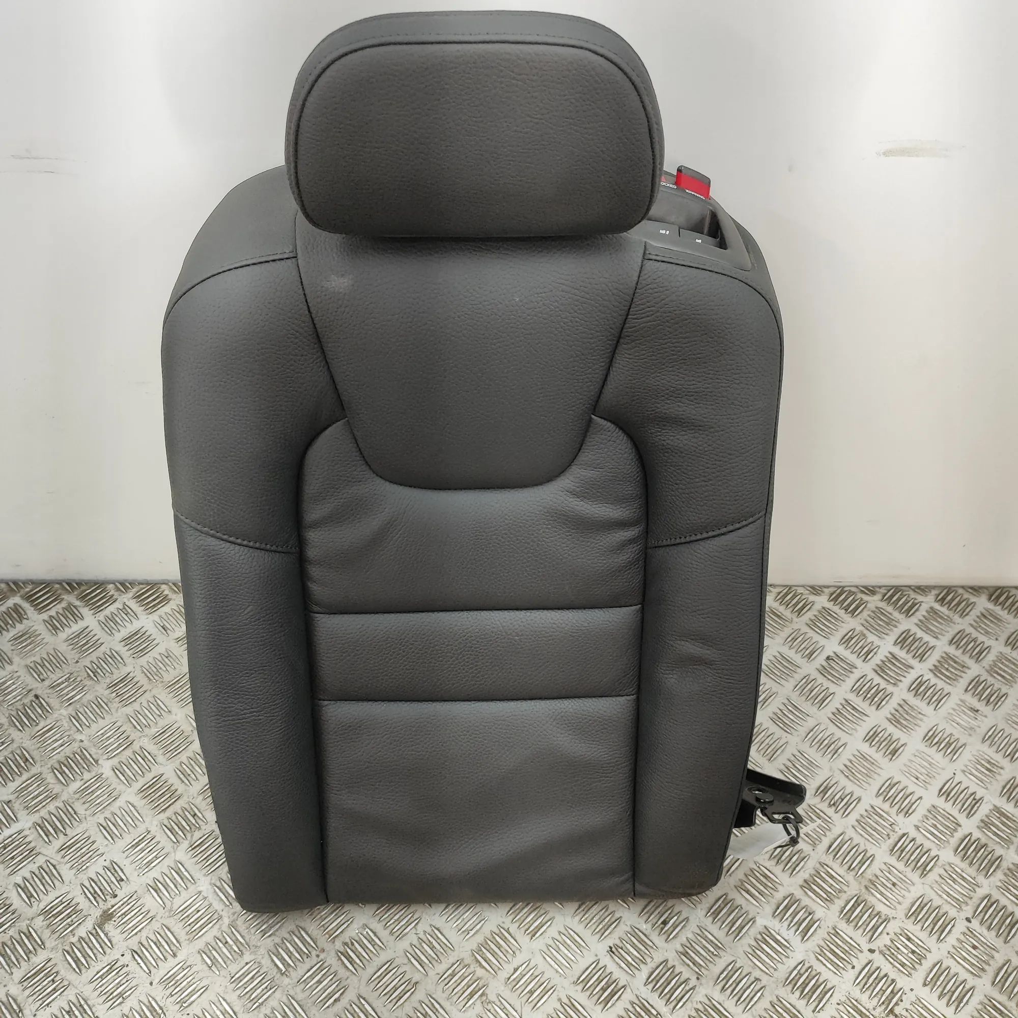 Volvo V60 Rear seat Rear seat — VOLVO V60 (II 225, 227) (2018-...) ...