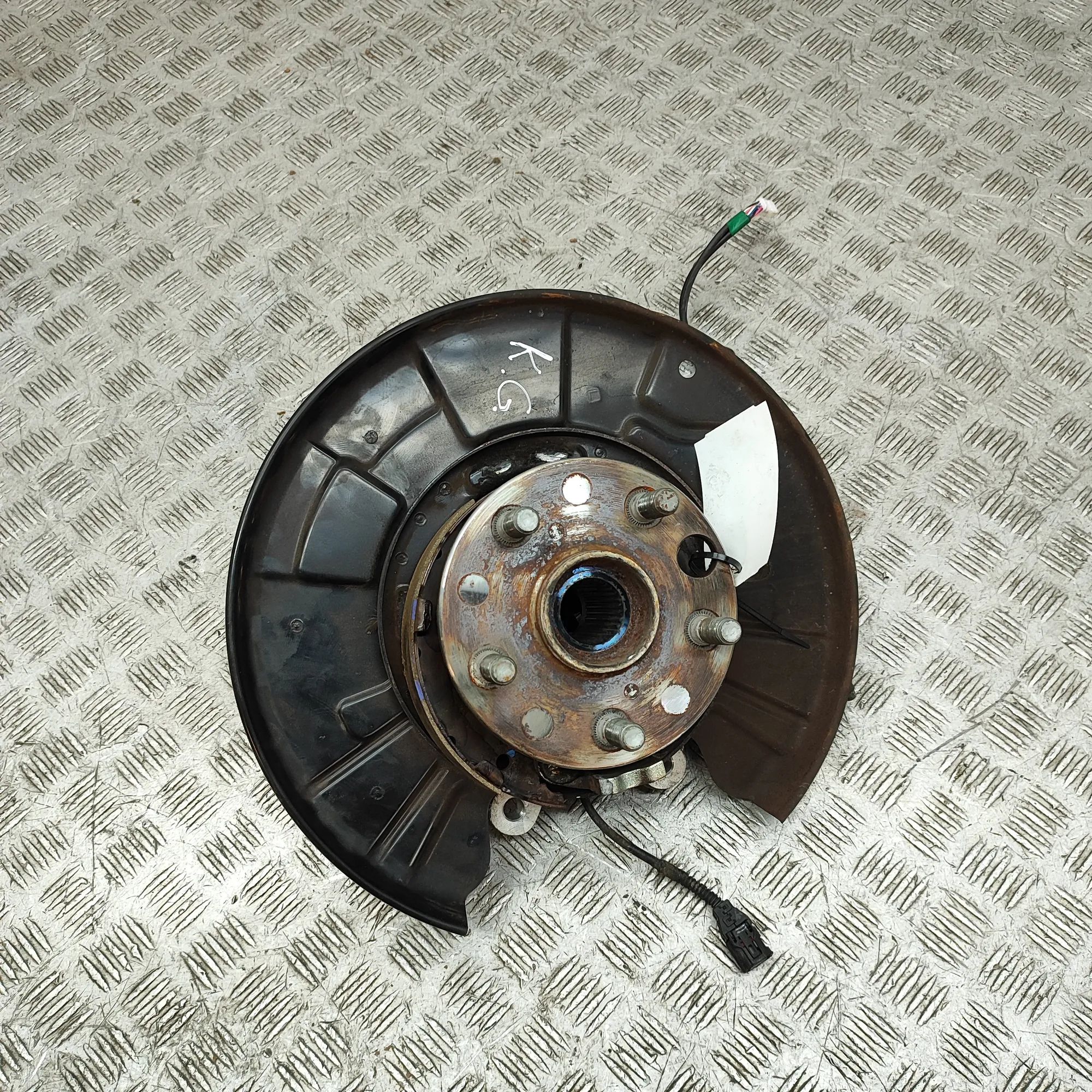Lexus LS Rear Left Wheel Hub Spindle Rear Left Wheel Hub Spindle — LEXUS LS (_F4_) (...