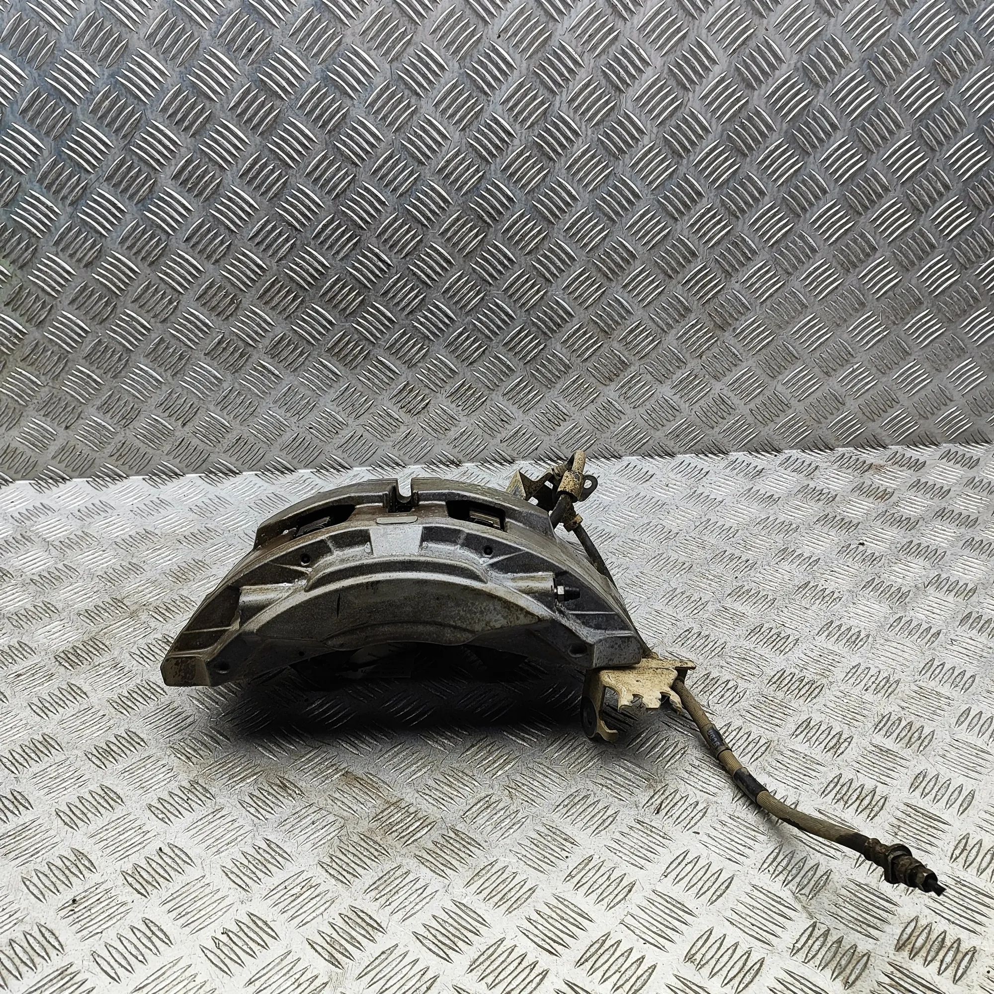 Land Rover Discovery Brake caliper — front right Brake caliper — front right — LAND ROVER DISCOV...