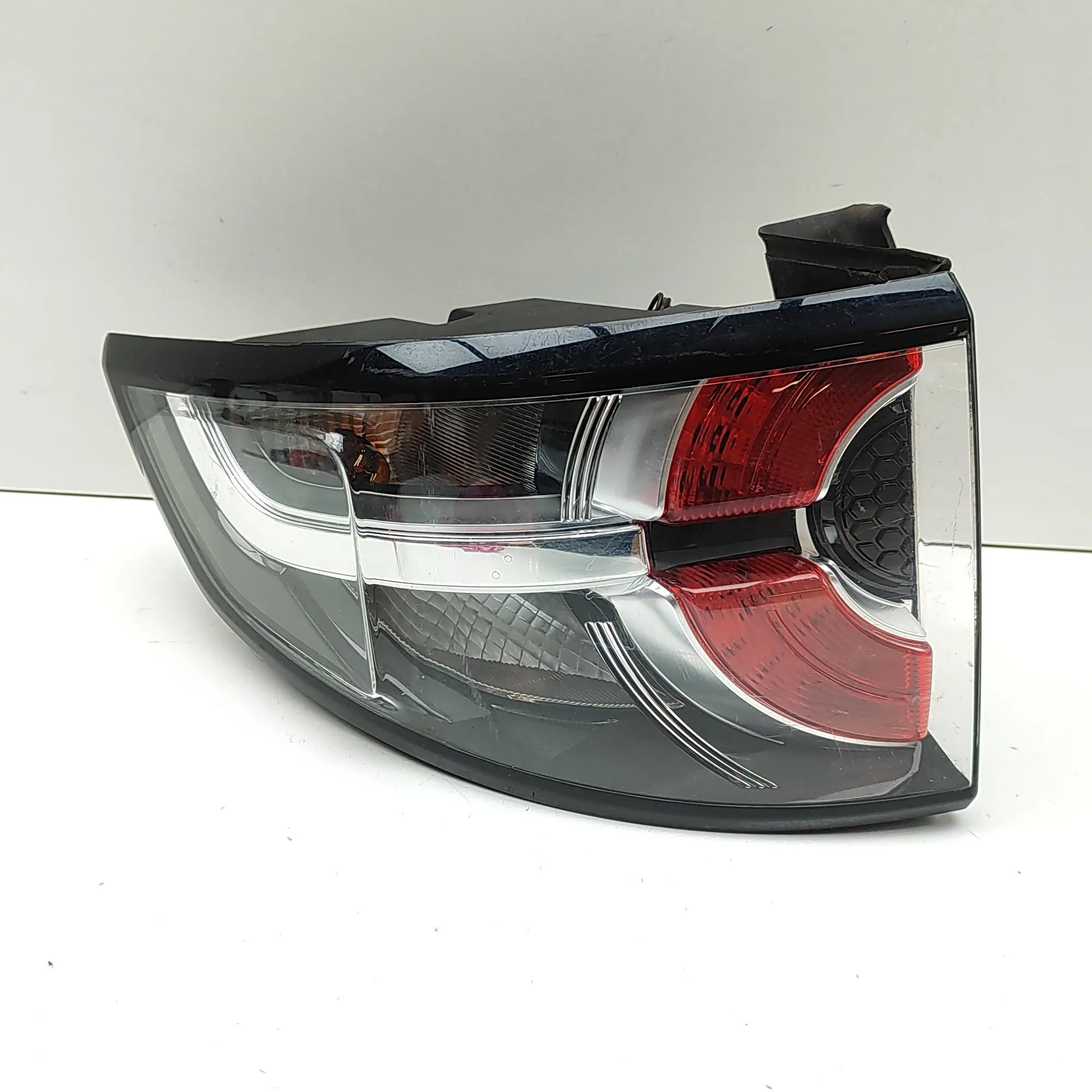 Land Rover Discovery Sport Rear Left Tail Light Rear Left Tail Light — LAND ROVER DISCOVERY SPO...