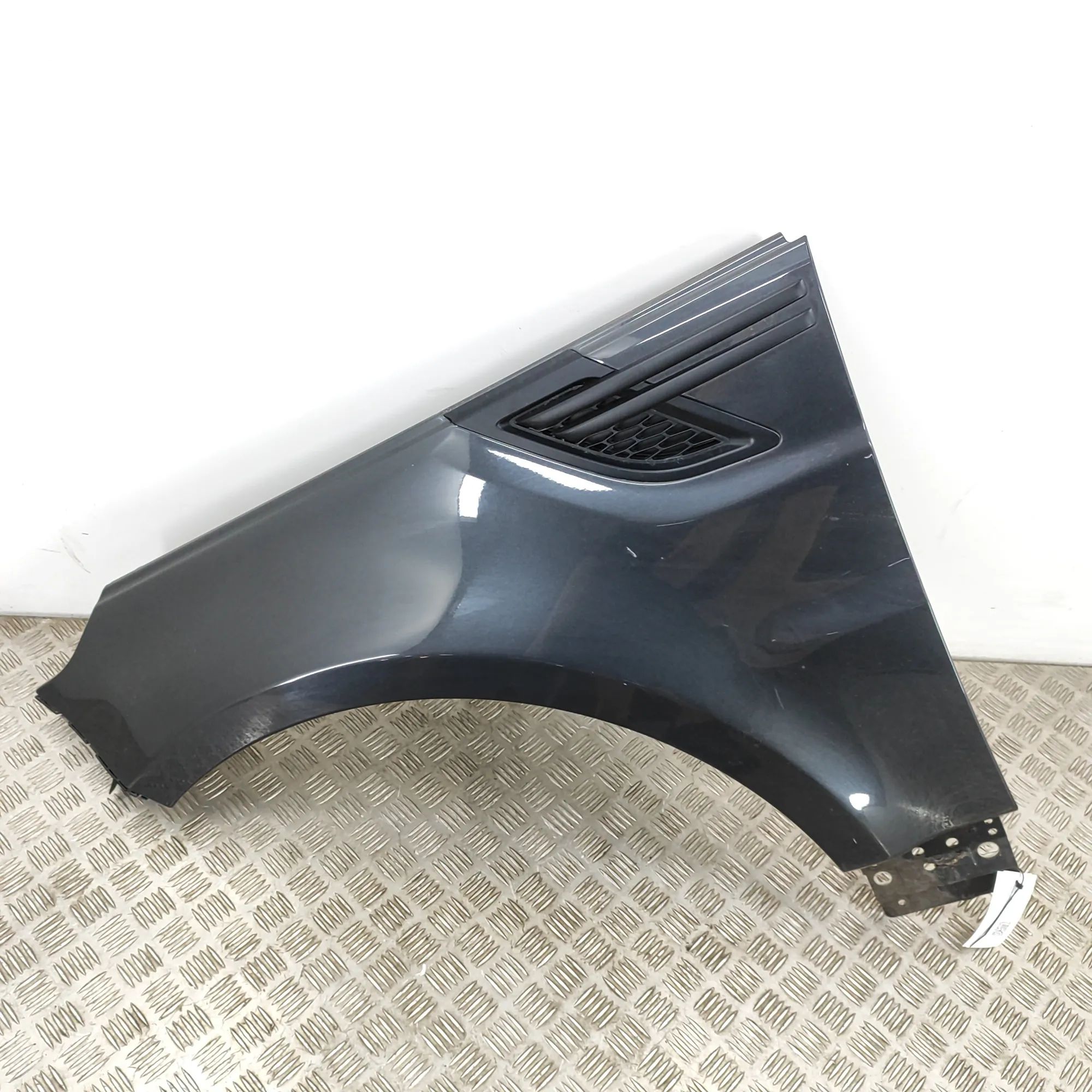 Land Rover Range Rover Sport (L494) Front Left Fender Front Left Fender — LAND ROVER RANGE ROVER SPOR...