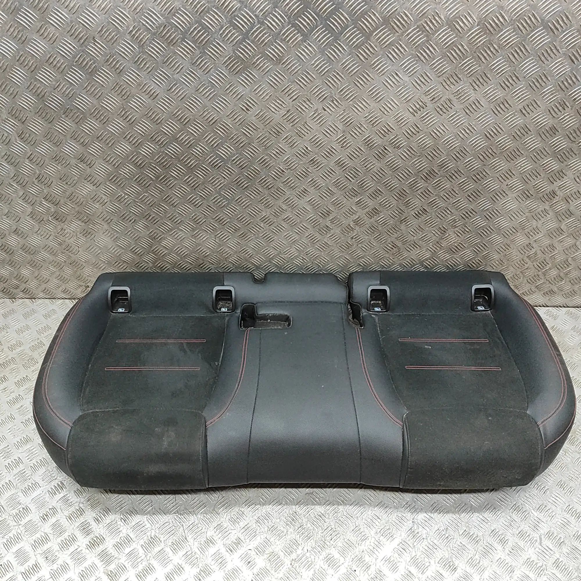 Mercedes-Benz A (W177) Заднее сиденье Rear seat — MERCEDES BENZ EQAH243 (2021-...) — ...
