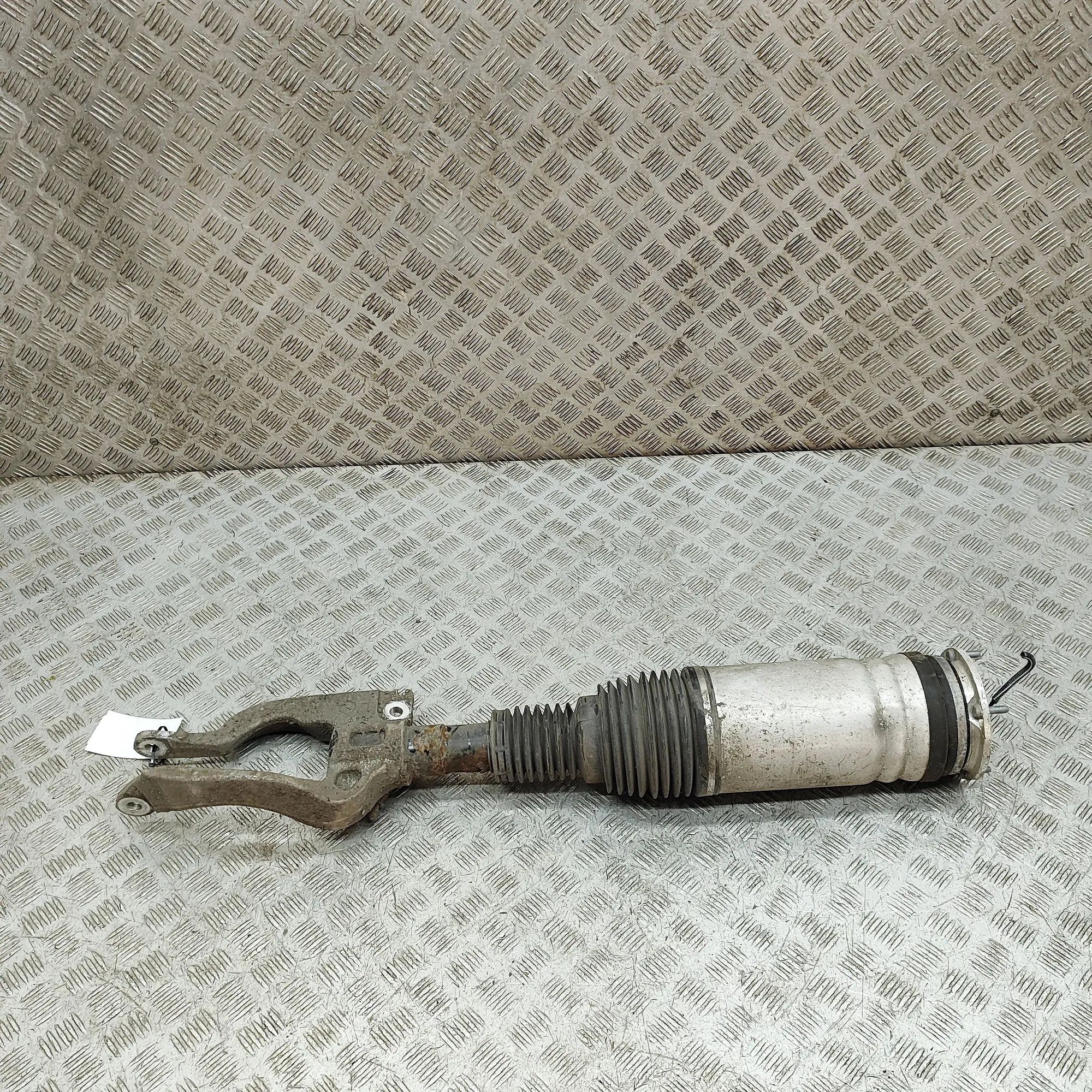 Land Rover Range Rover Sport (L494) Front Right Air Shock Absorber Front Right Air Shock Absorber — LAND ROVER RAN...