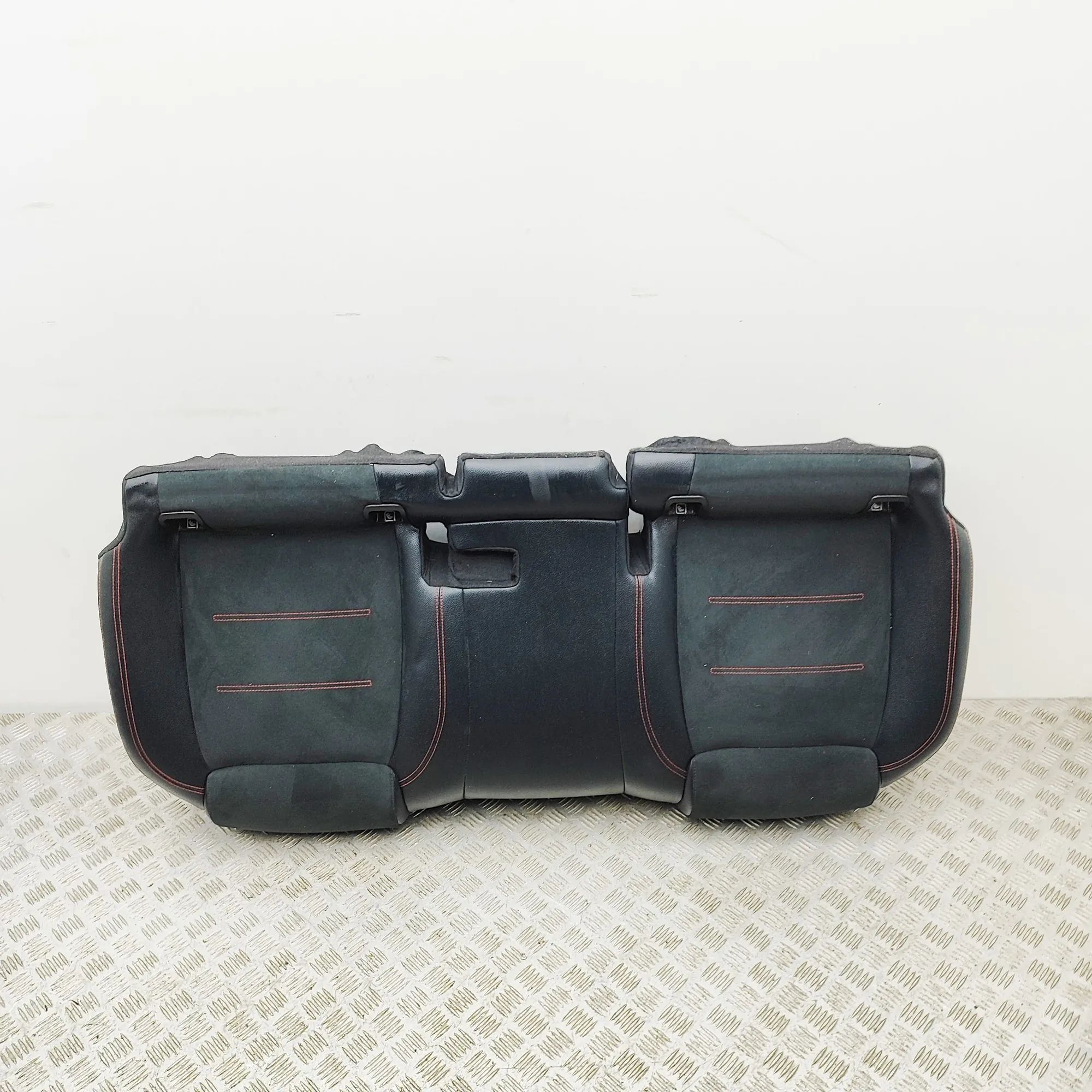 Mercedes-Benz GLA / EQA (H247) Rear seat Rear seat — MERCEDES BENZ GLA (H247) (2020-...)...