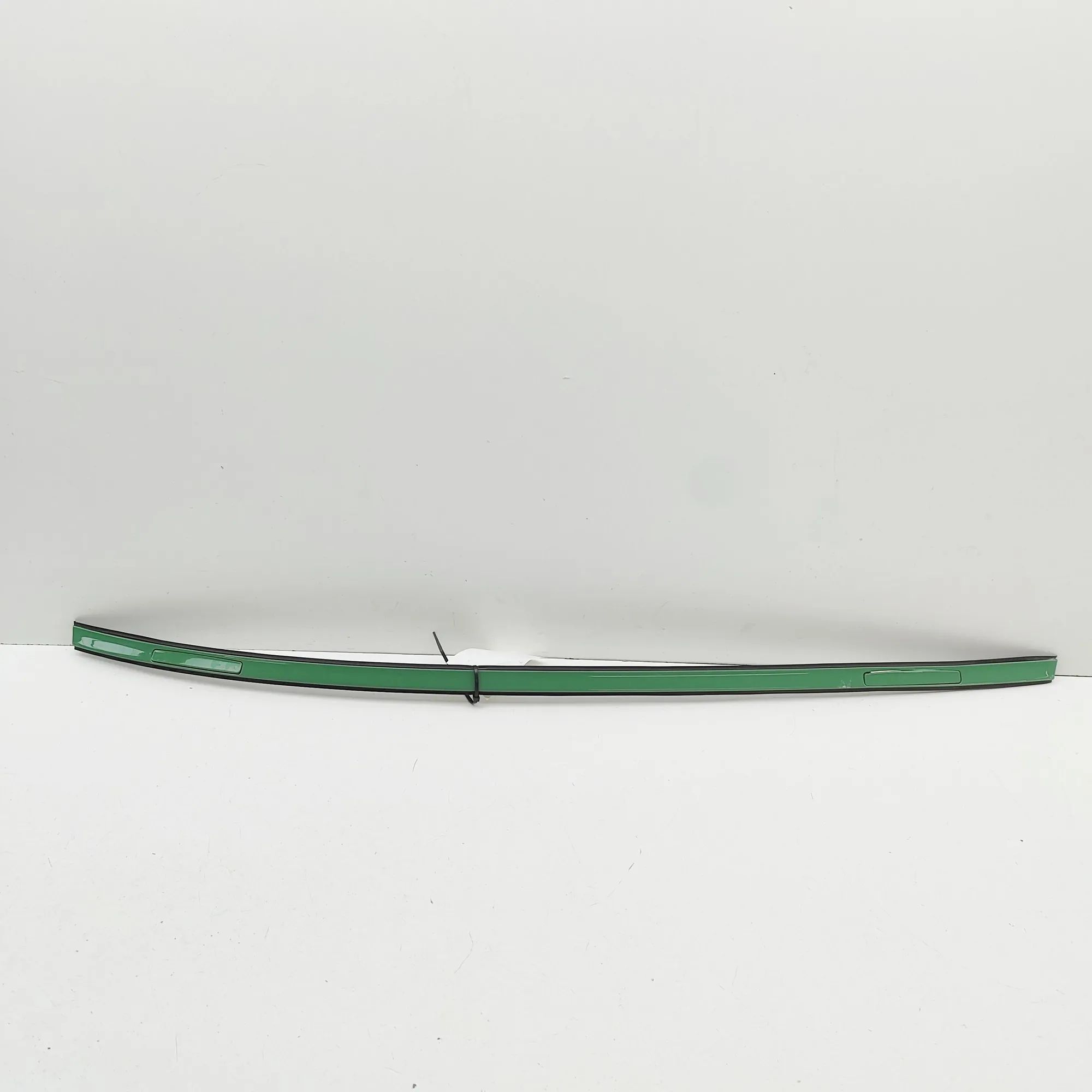 Porsche 911 (997) Right Side Roof Strip Trim Right Side Roof Strip Trim — PORSCHE 911 (997) ...