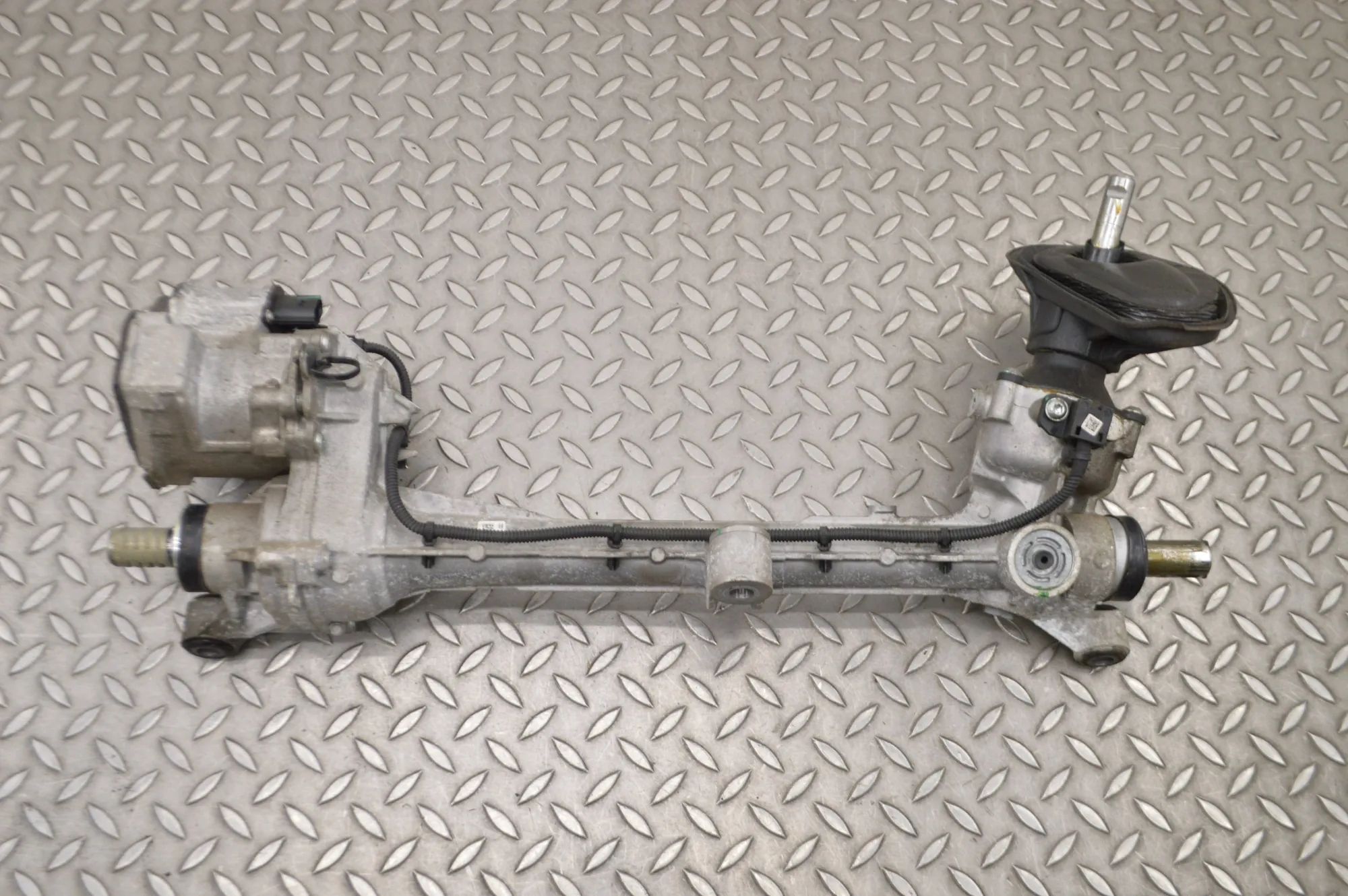 Volvo V40 ohjaushammastanko Steering Rack — VOLVO V40 (Hatchback) (2012-201...